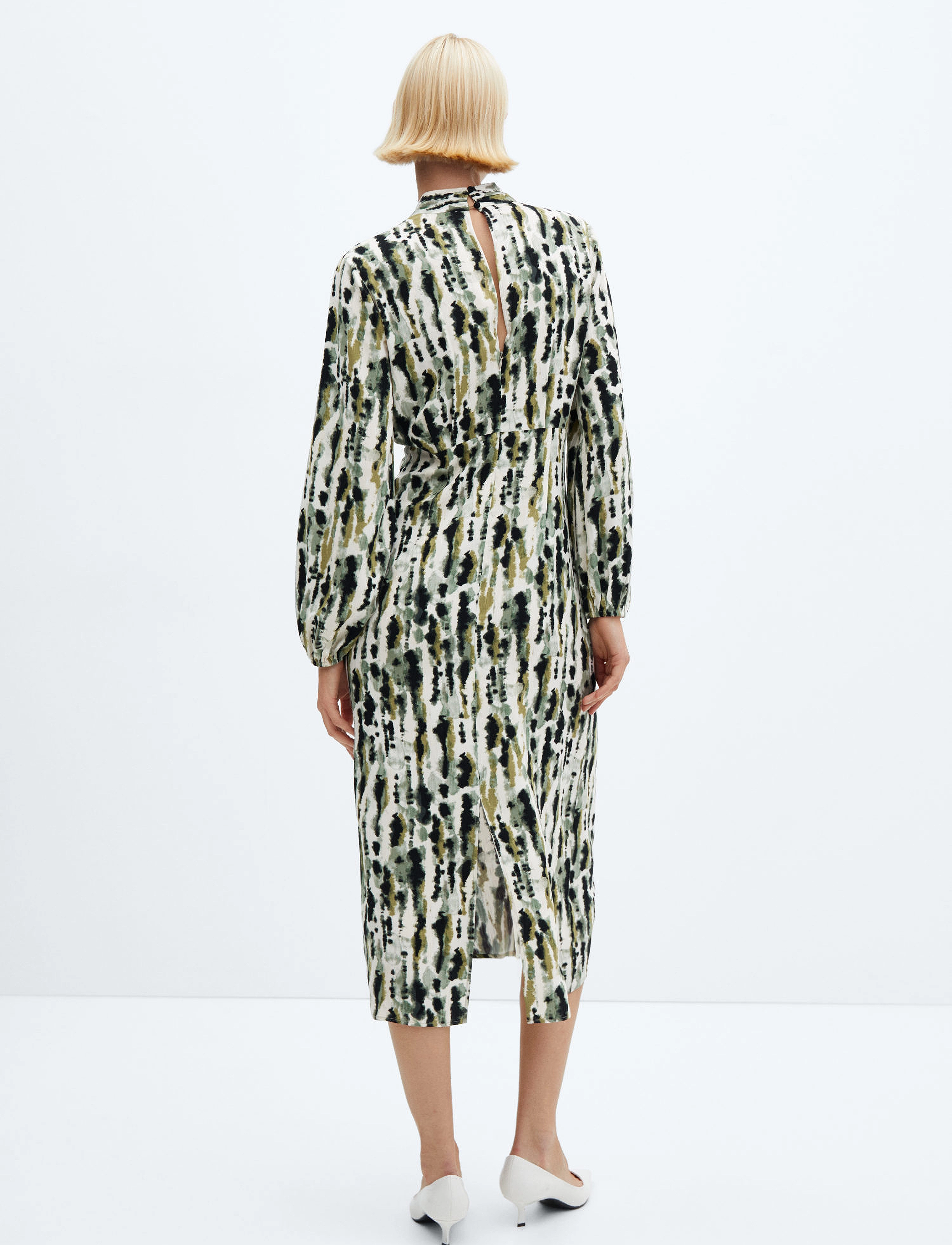Mango - Printed dress with ruffled detail - midikjoler - light beige - 3