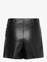 Mango - Leather-effect culottes - nahkashortsit - black - 1