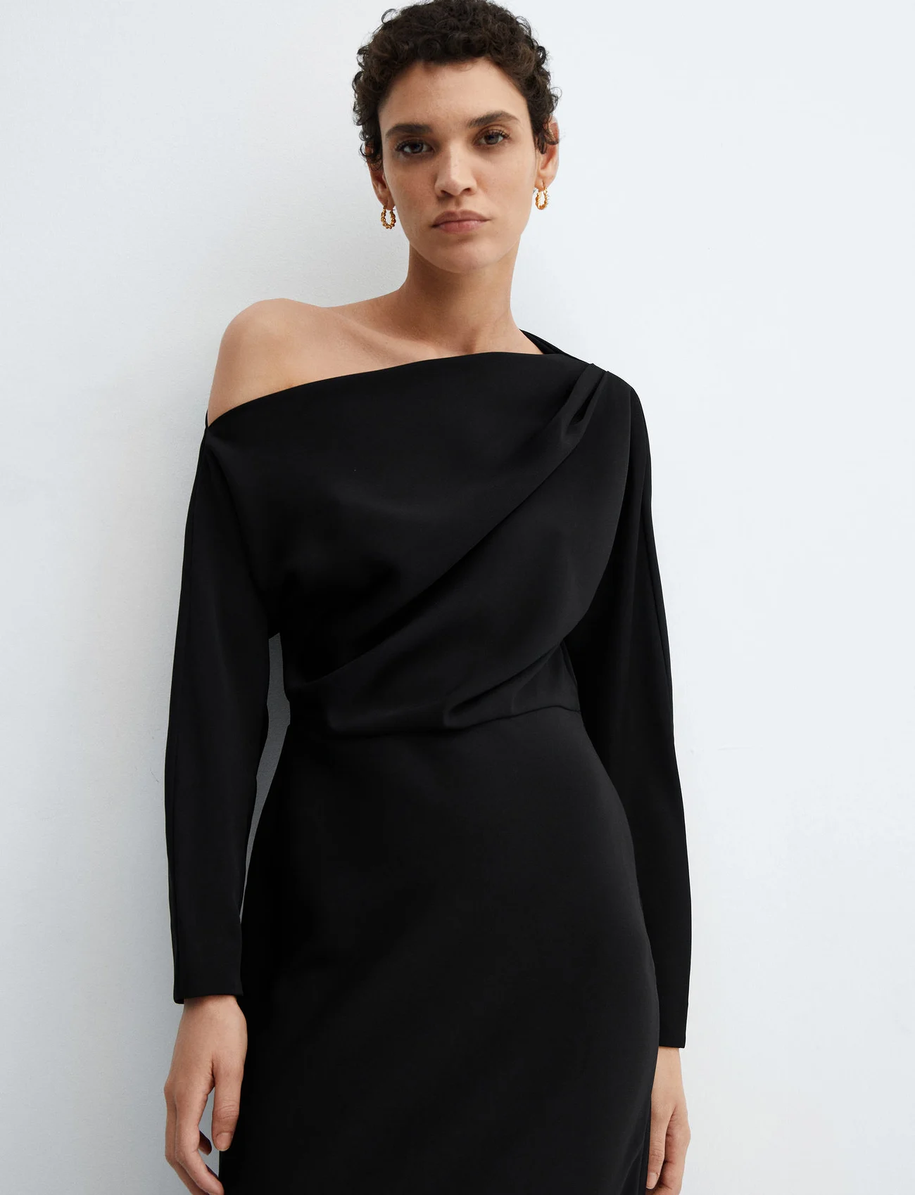 Mango - Asymmetrical dress with slit - aftenkjoler - black - 0