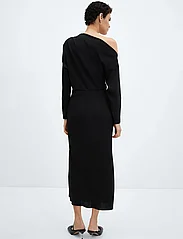 Mango - Asymmetrical dress with slit - selskapskjoler - black - 4