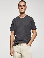 Mango - Basic cotton V-neck T-shirt - laveste priser - dark grey - 2