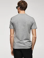 Mango - Basic cotton V-neck T-shirt - de laveste prisene - medium grey - 3