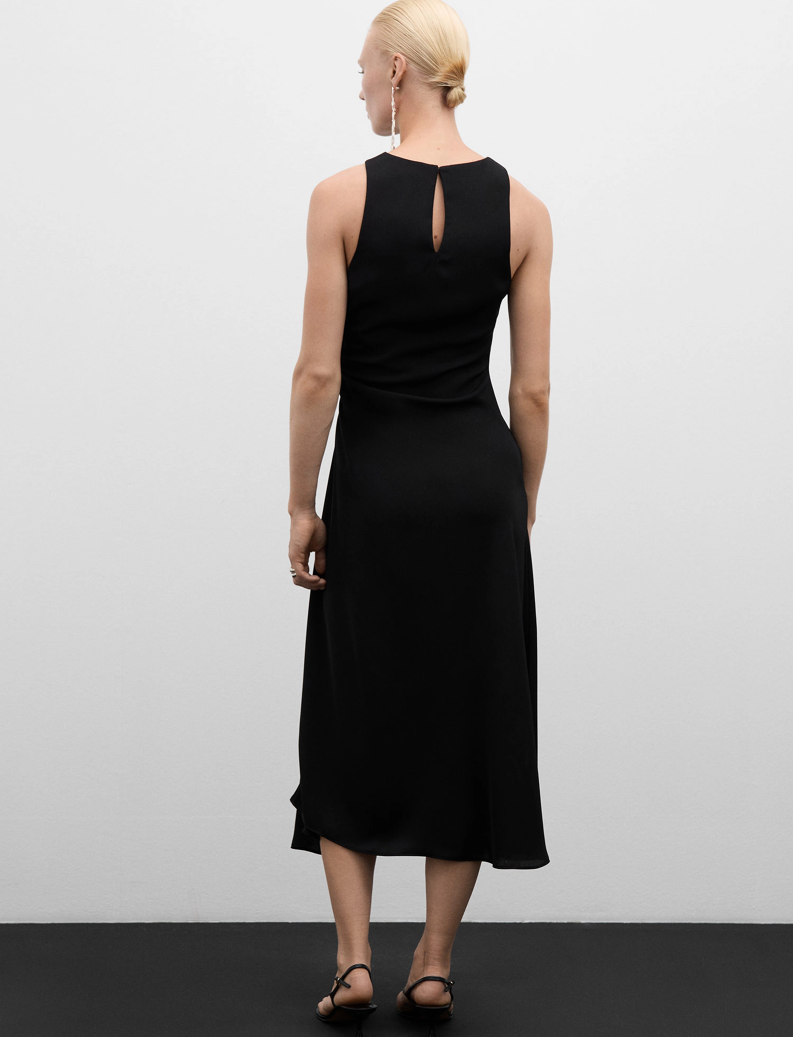 Mango - Midi-dress with draped detail - midiklänningar - black - 3