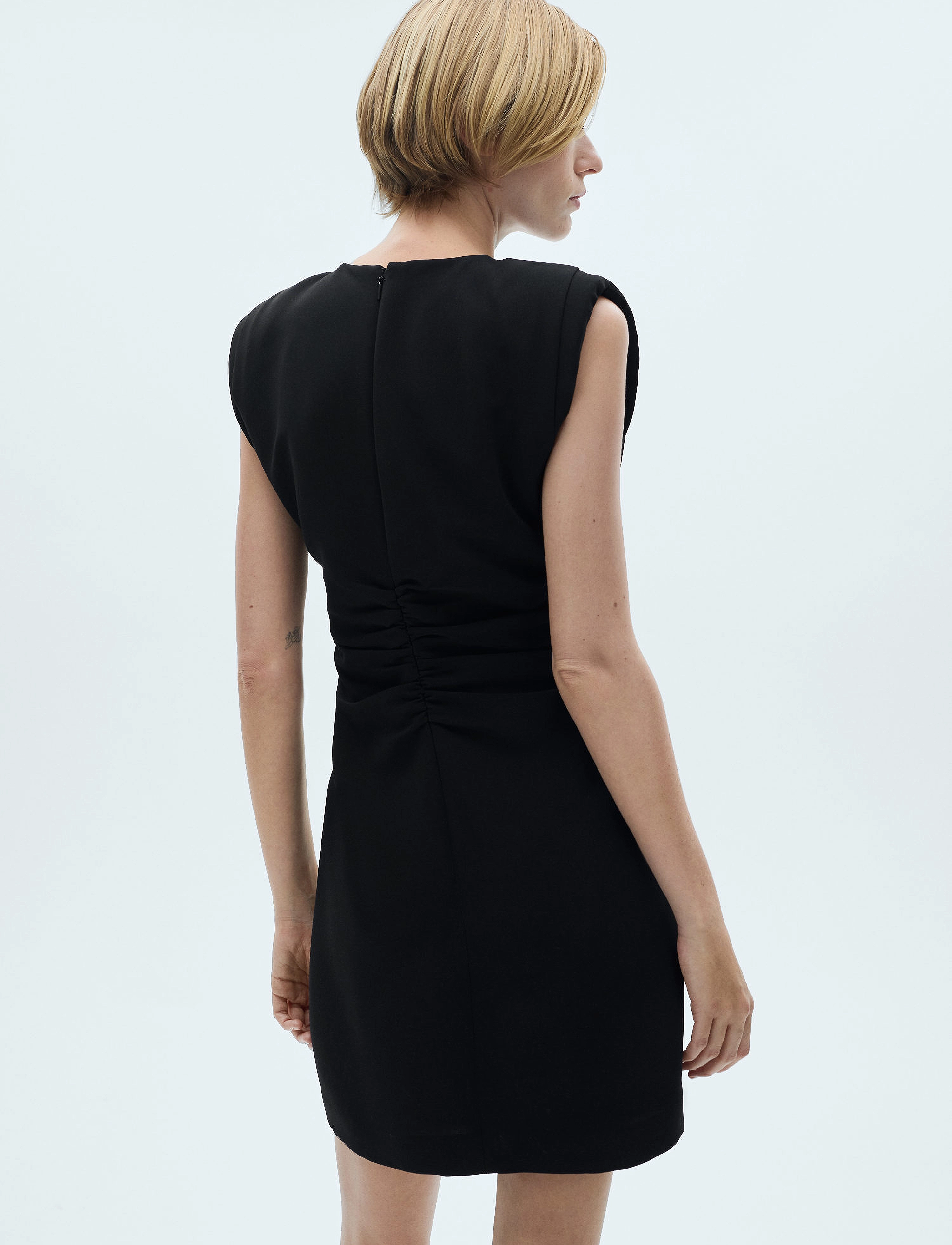 Mango - Short dress with draped detail - festtøj til outletpriser - black - 3