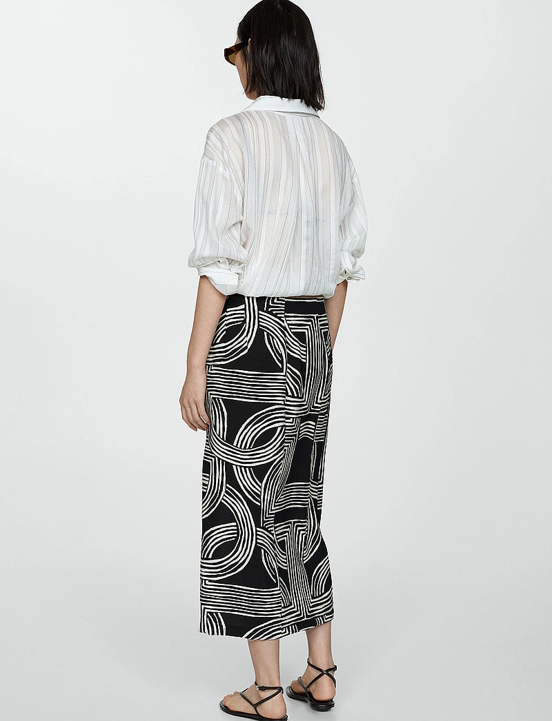 Mango - Printed skirt with slit - midi kjolar - black - 3