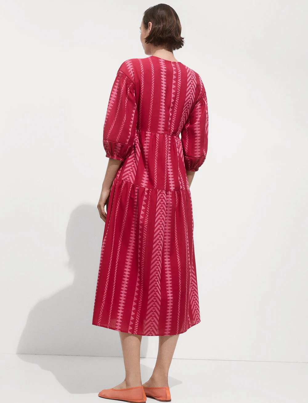 Mango - Geometric print midi dress - midi kjoler - bright pink - 0