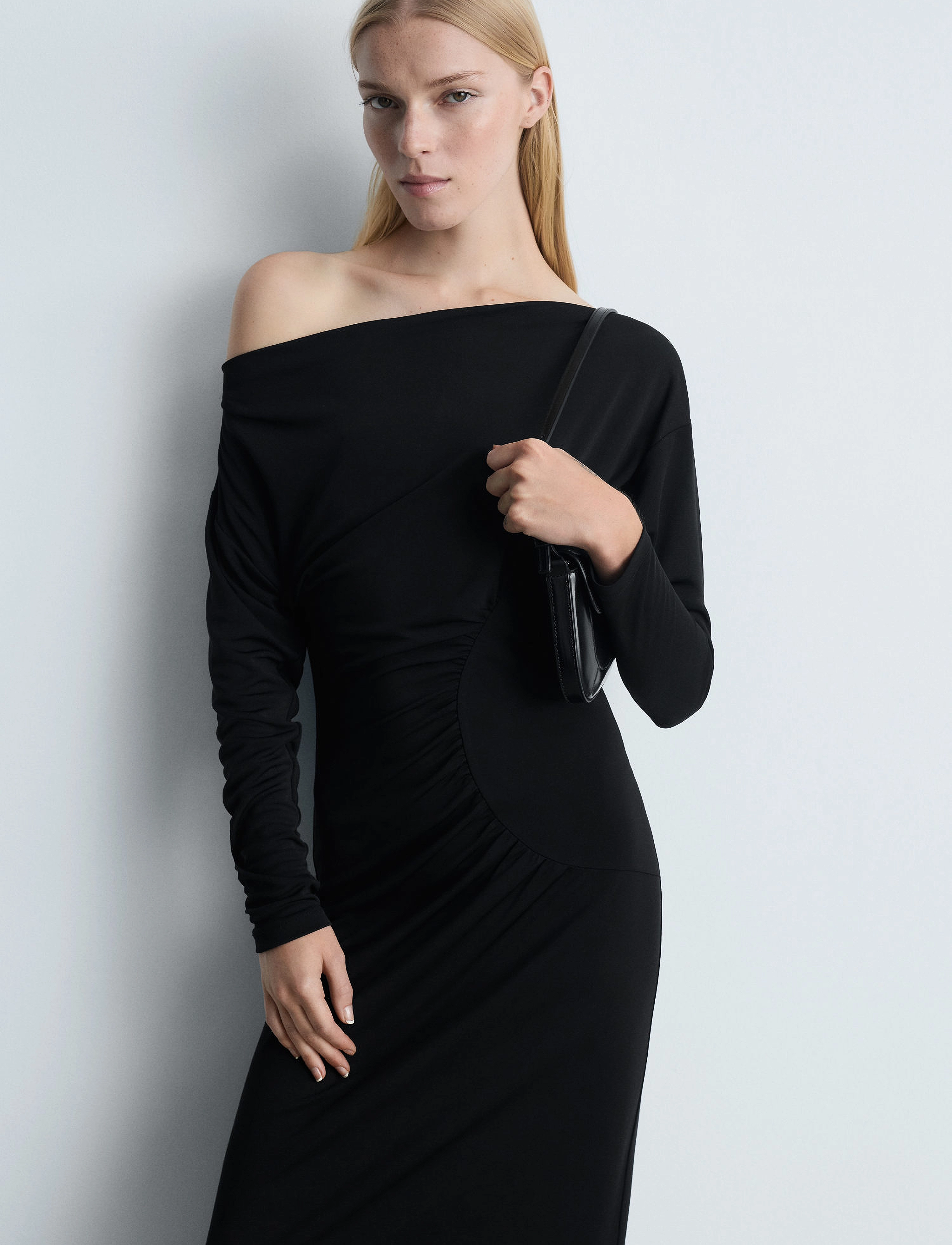 Mango Off-the-shoulder ruffled dress - Cocktailkjoler - BLACK / black