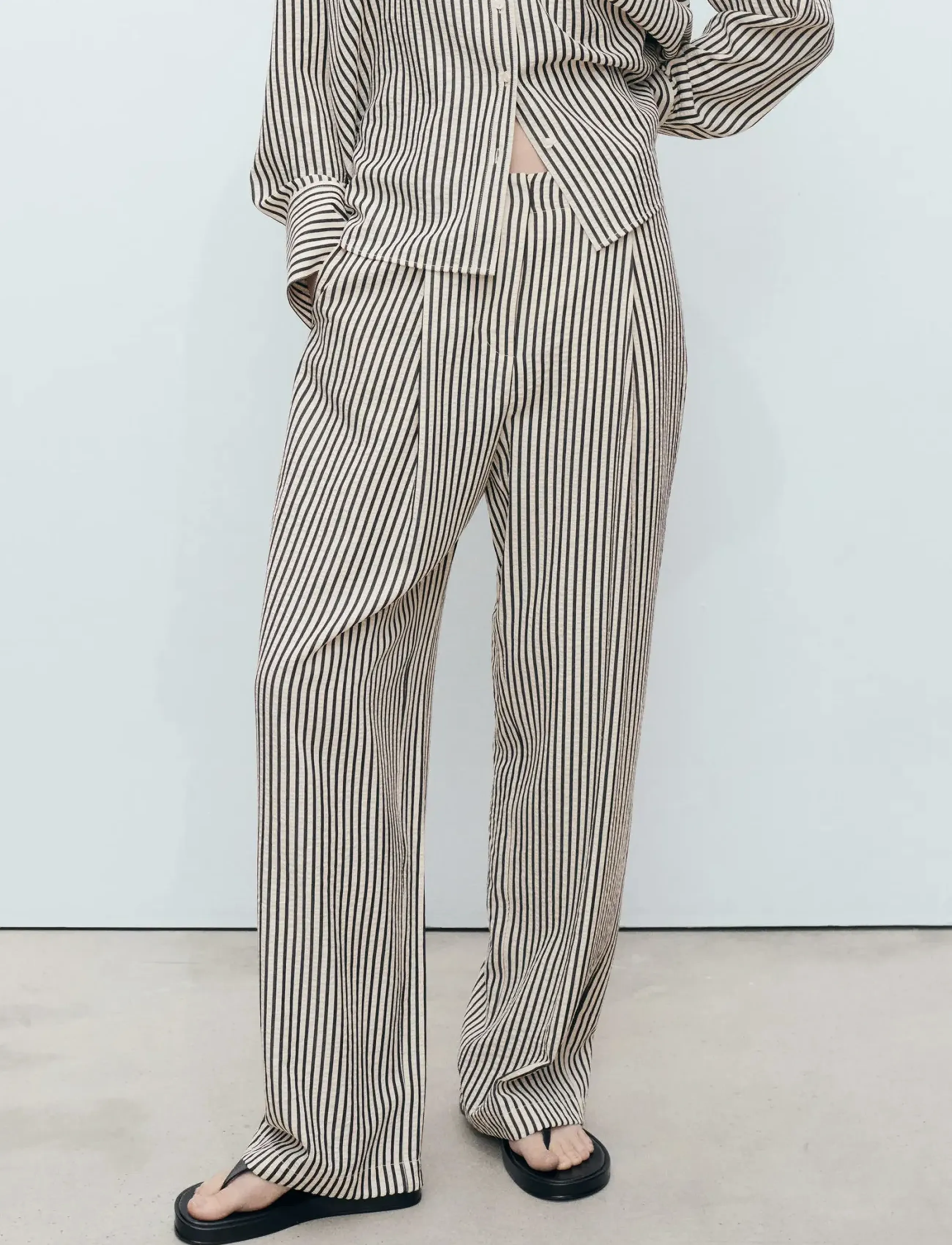 Mango Texture Striped Trousers, Kvinder, Plisserede Stribede Bukser, Beige, Str: S