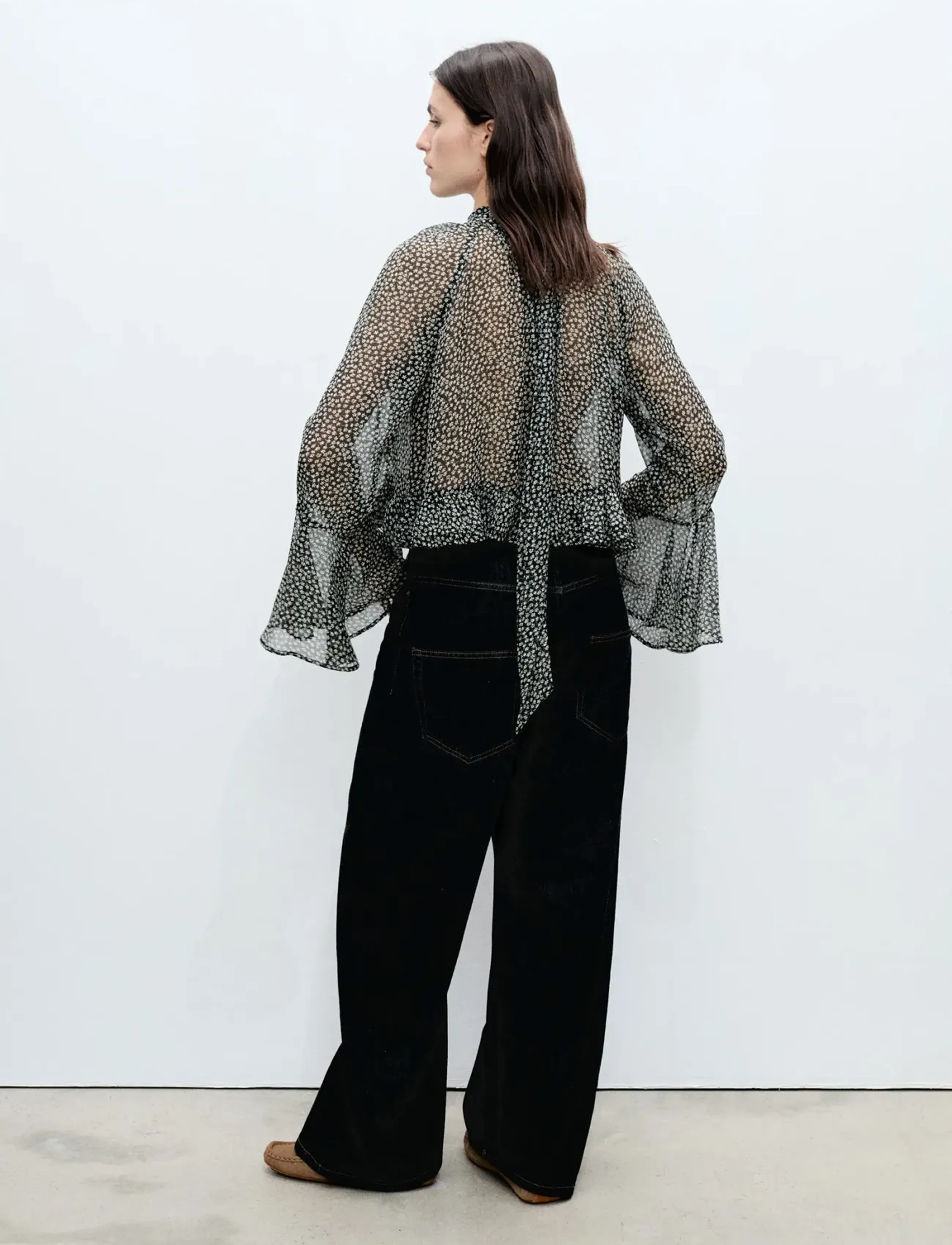 Mango - Floral-print blouse with ruffles - langärmlige blusen - black - 2