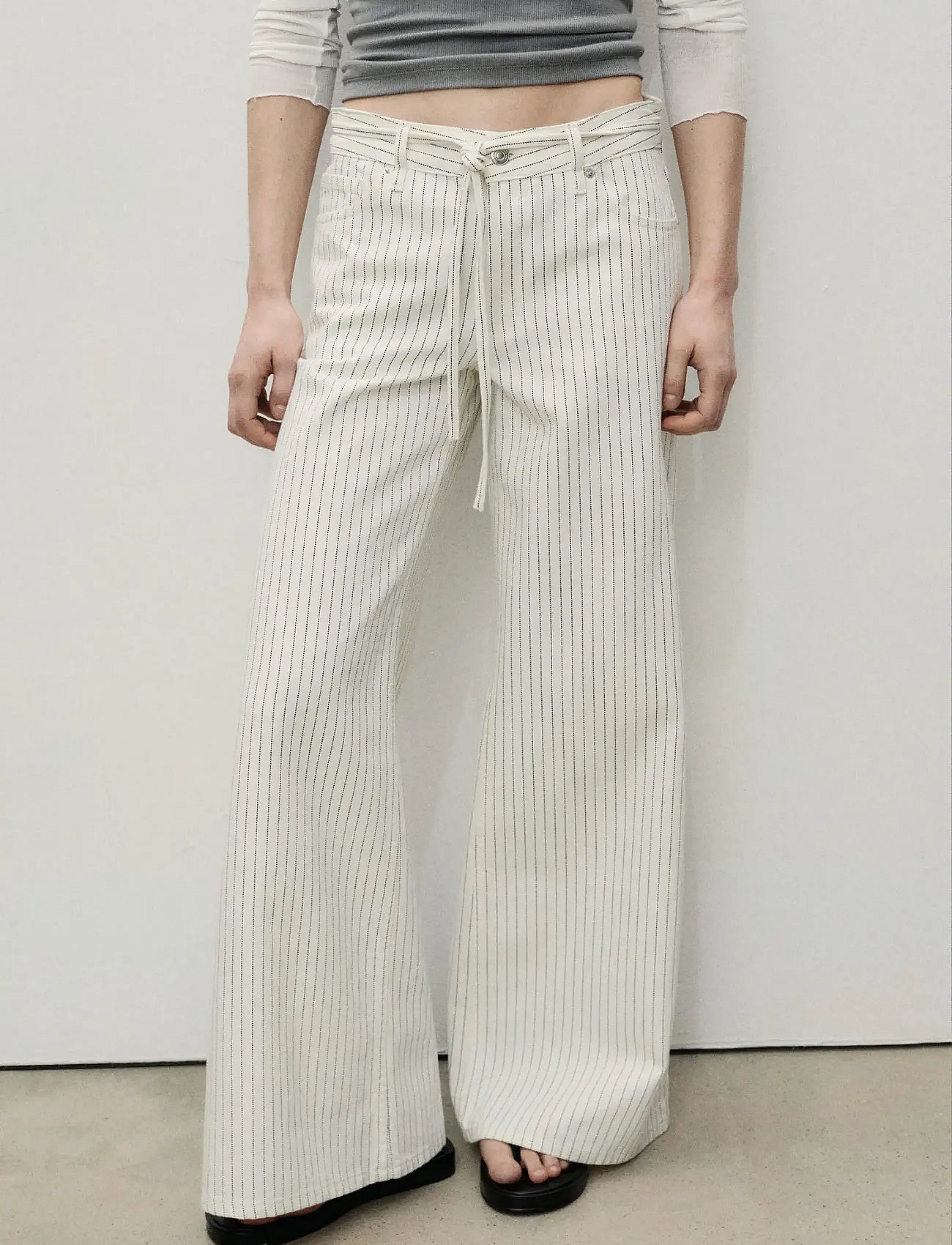 Wide leg jeans with stripes and belt - NATURAL