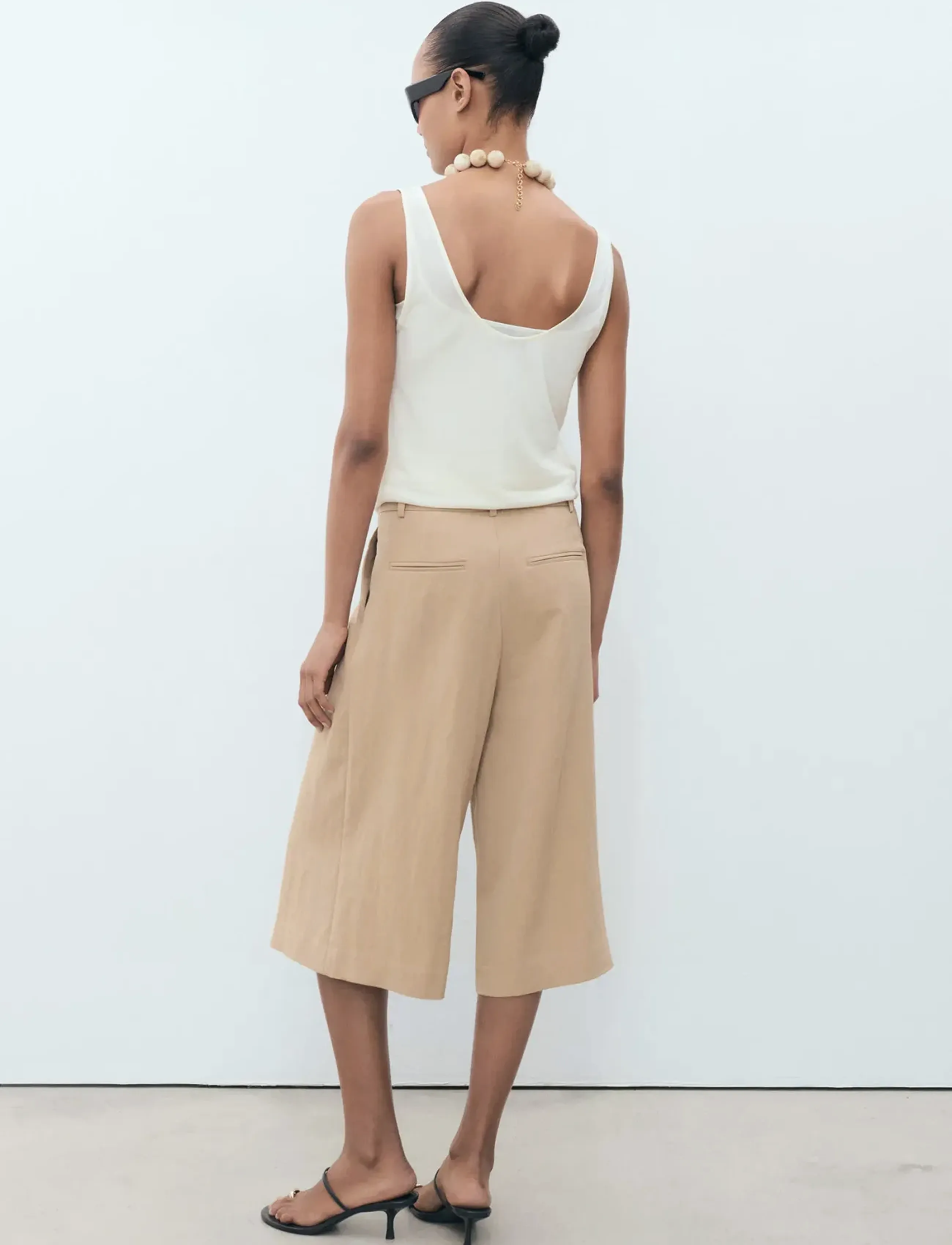 Mango - Lyocell pleated bermuda shorts - bermudashorts - light beige - 3