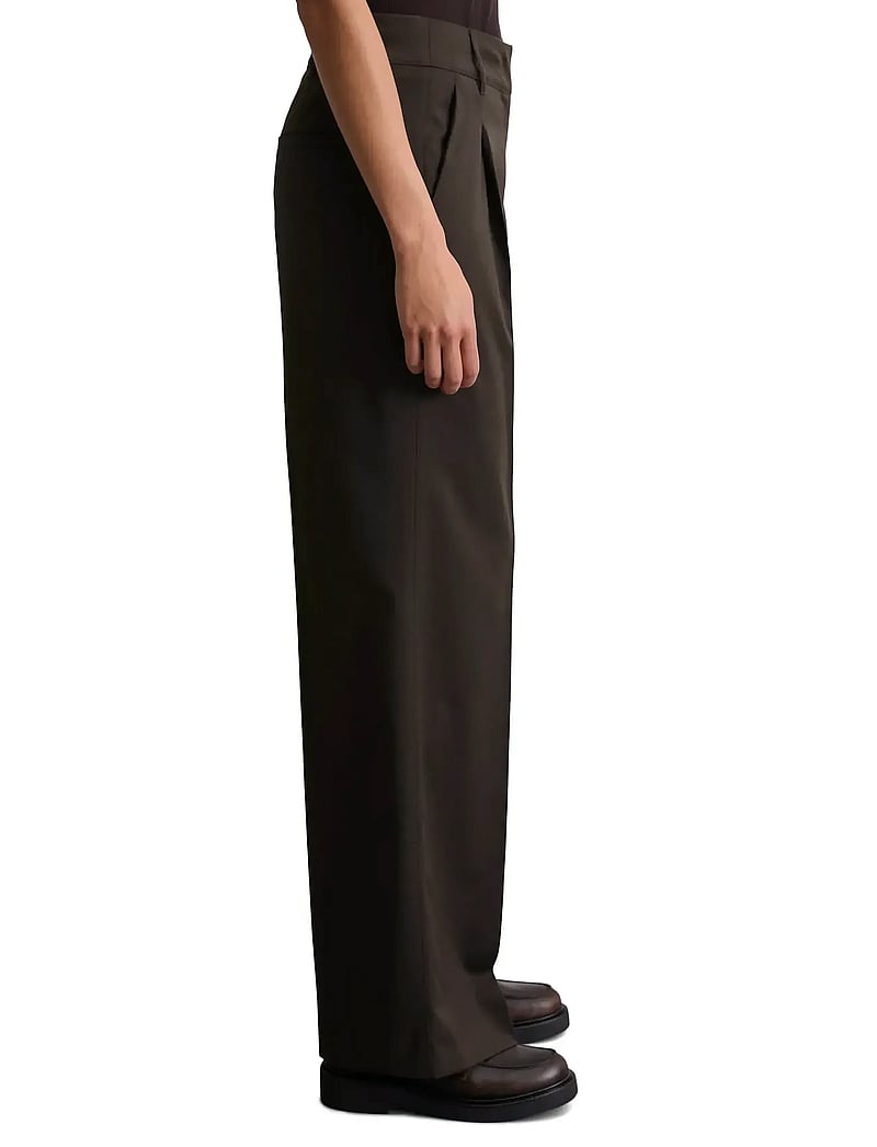 Marc O'Polo - WOVEN PANTS - hosen mit weitem bein - dark coffee - 4