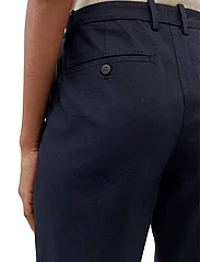 Marc O'Polo - WOVEN PANTS - bukser med lige ben - thunder blue - 4