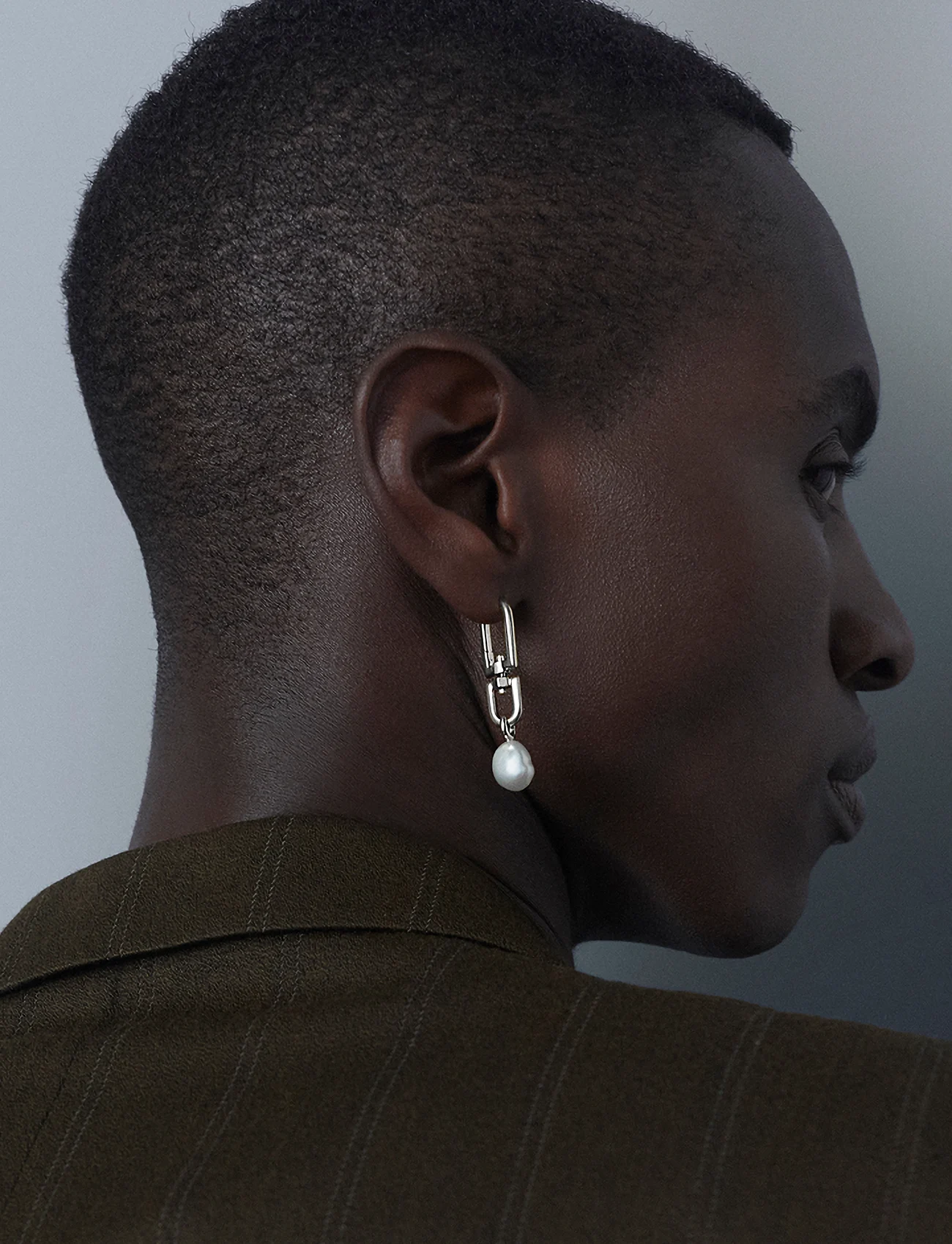 Maria Black - Trianglen Earring - pärlörhängen - silver - 0