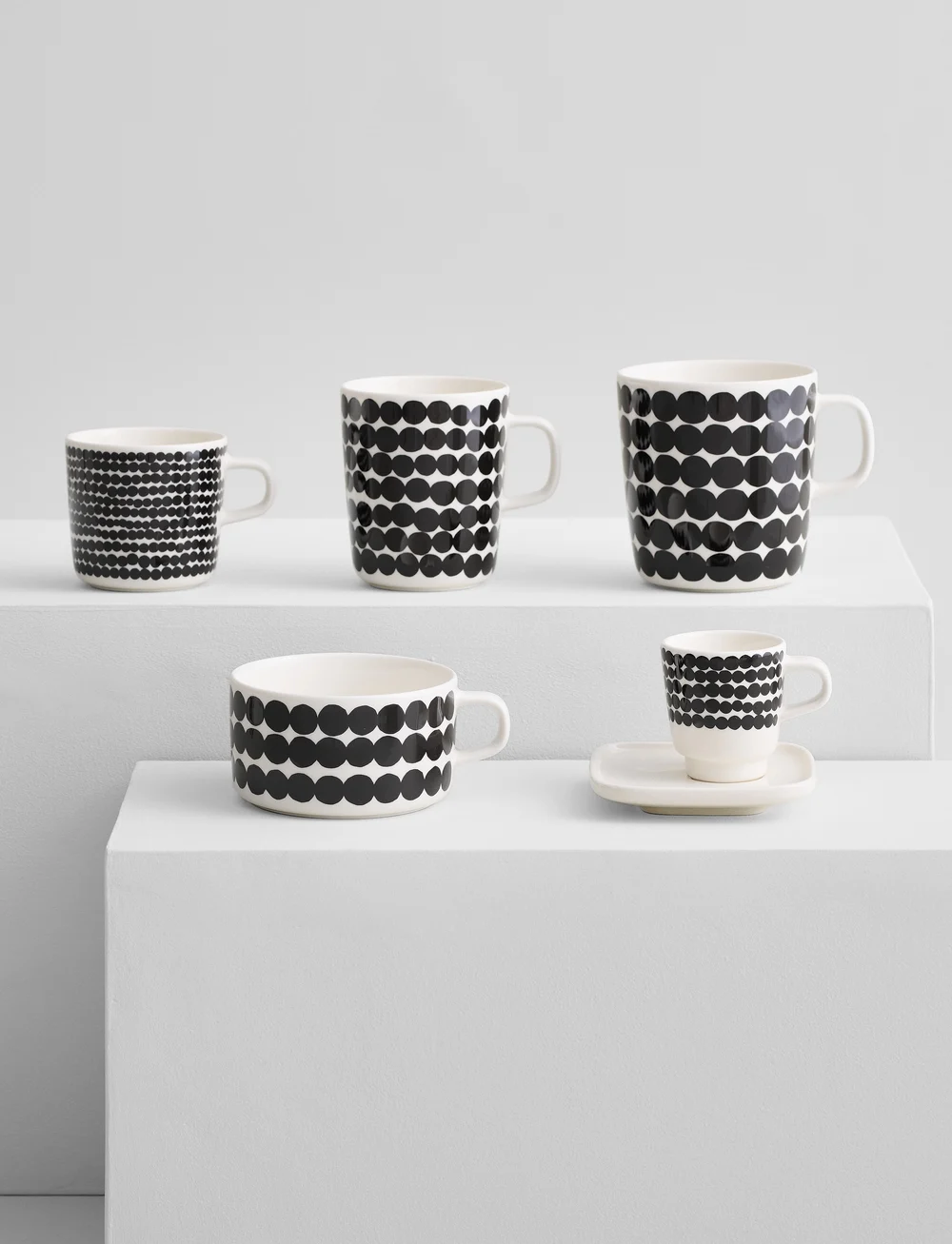 Marimekko Home - SIIRTOLAPUUTARHA MUG 2,5DL - kohvitassid - white,black/räsymatto - 1
