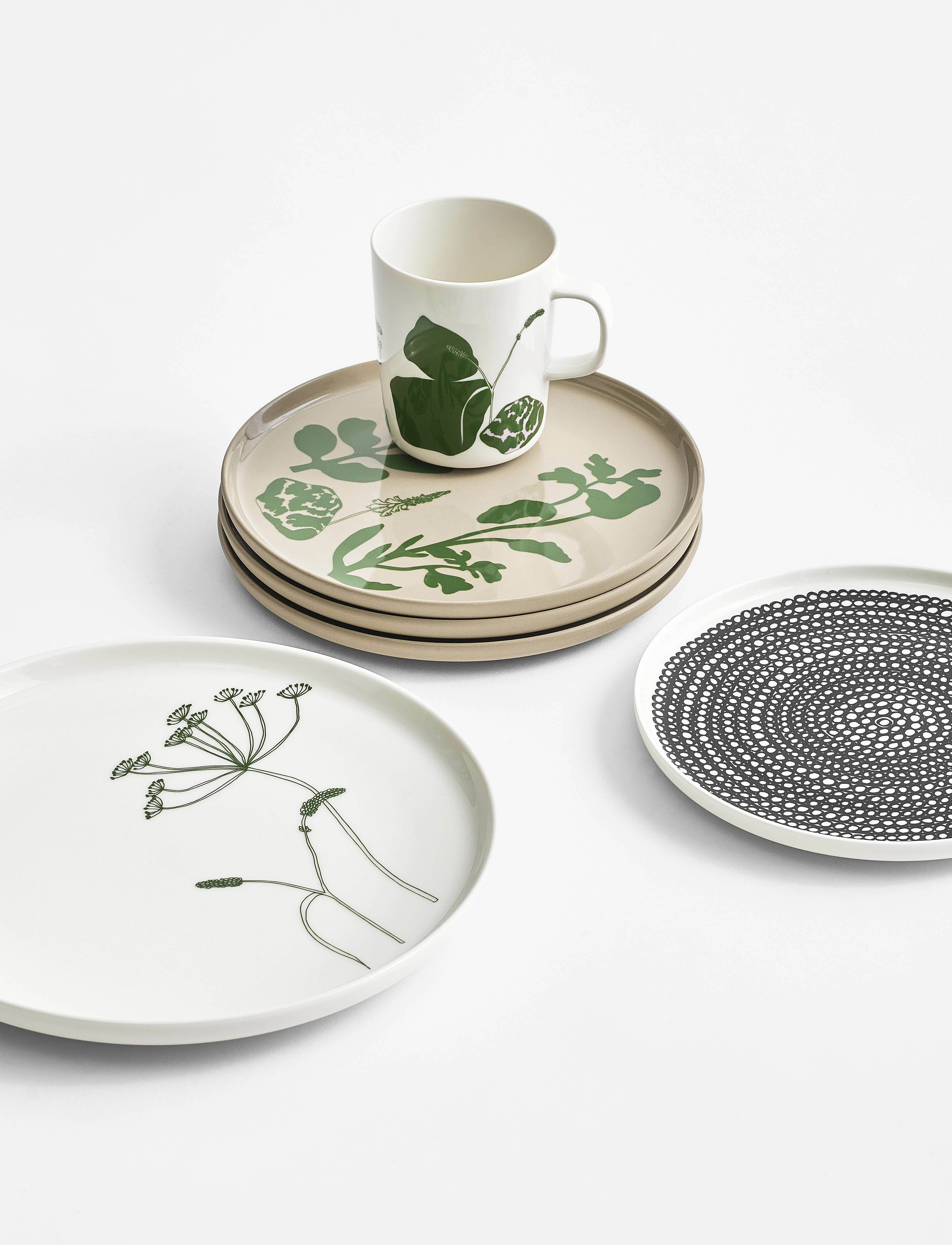 Marimekko Home Siirtolapuutarha Plate, Ø20 cm, Plates, Schwarz - Dinner Homeware