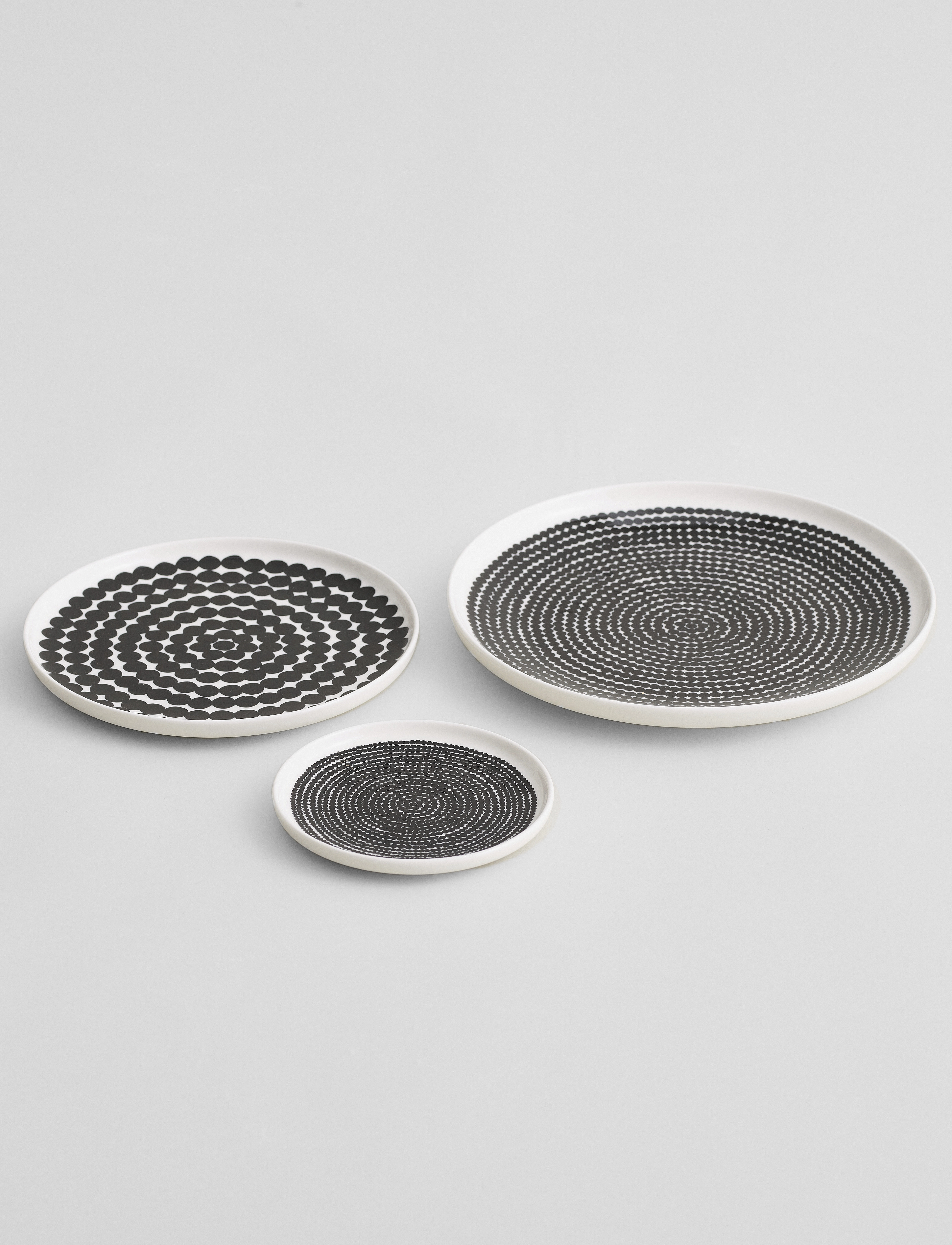 Marimekko Home - SIIRTOLAPUUTARHA PLATE 20CM - assietter - white, black - 2
