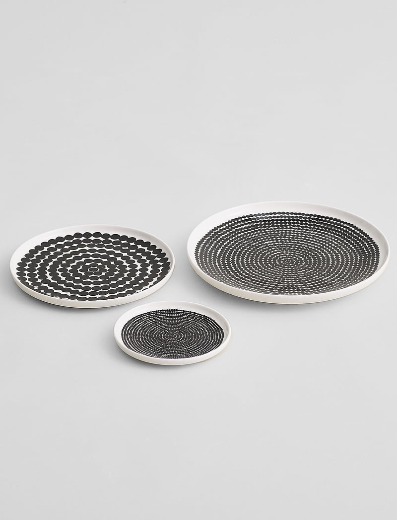 Marimekko Home - RÄSYMATTO PLATE 25 CM - die niedrigsten preise - white, black - 1