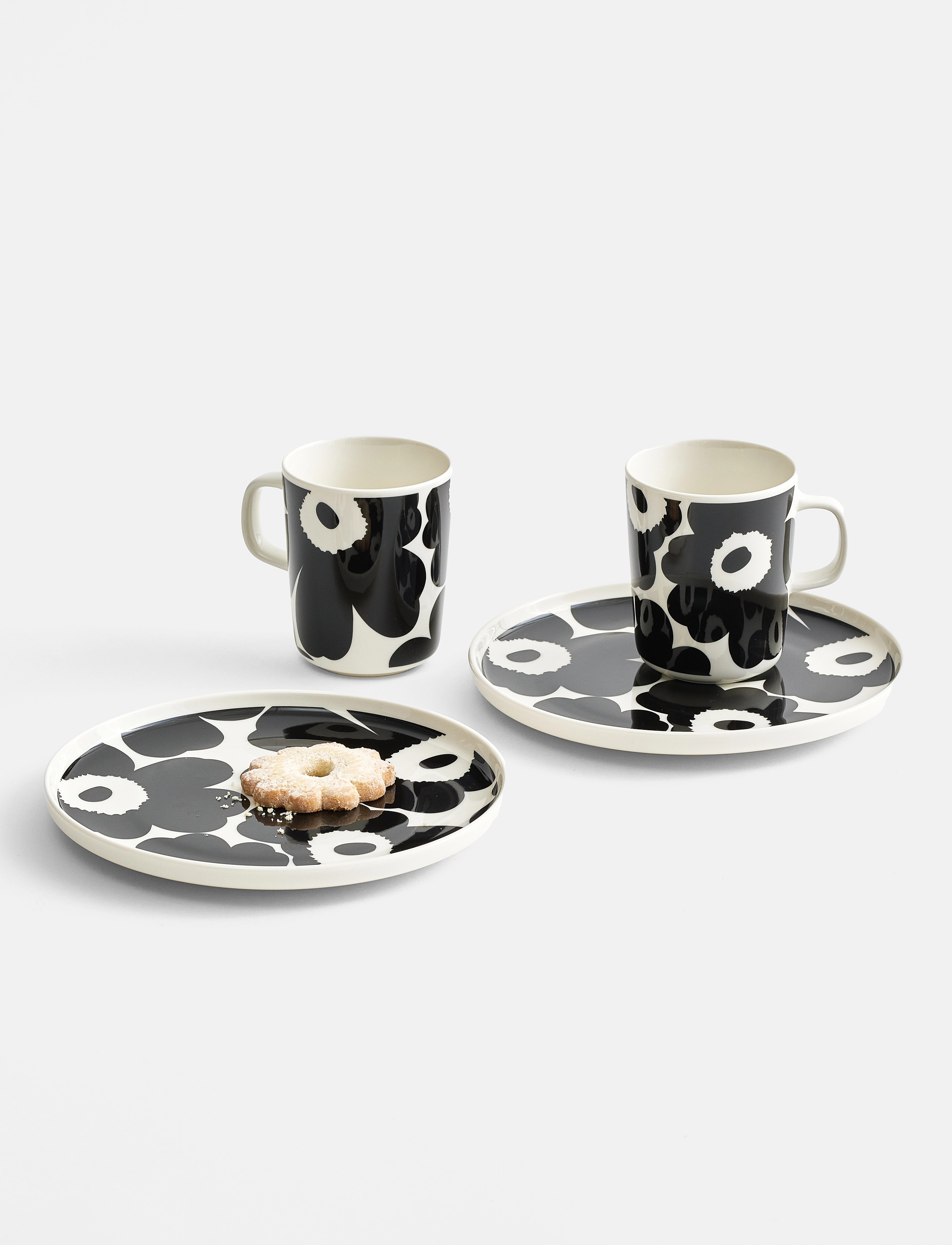 Marimekko Home Unikko Plate 20 Cm, Ø cm, Plates, Schwarz - Small Homeware