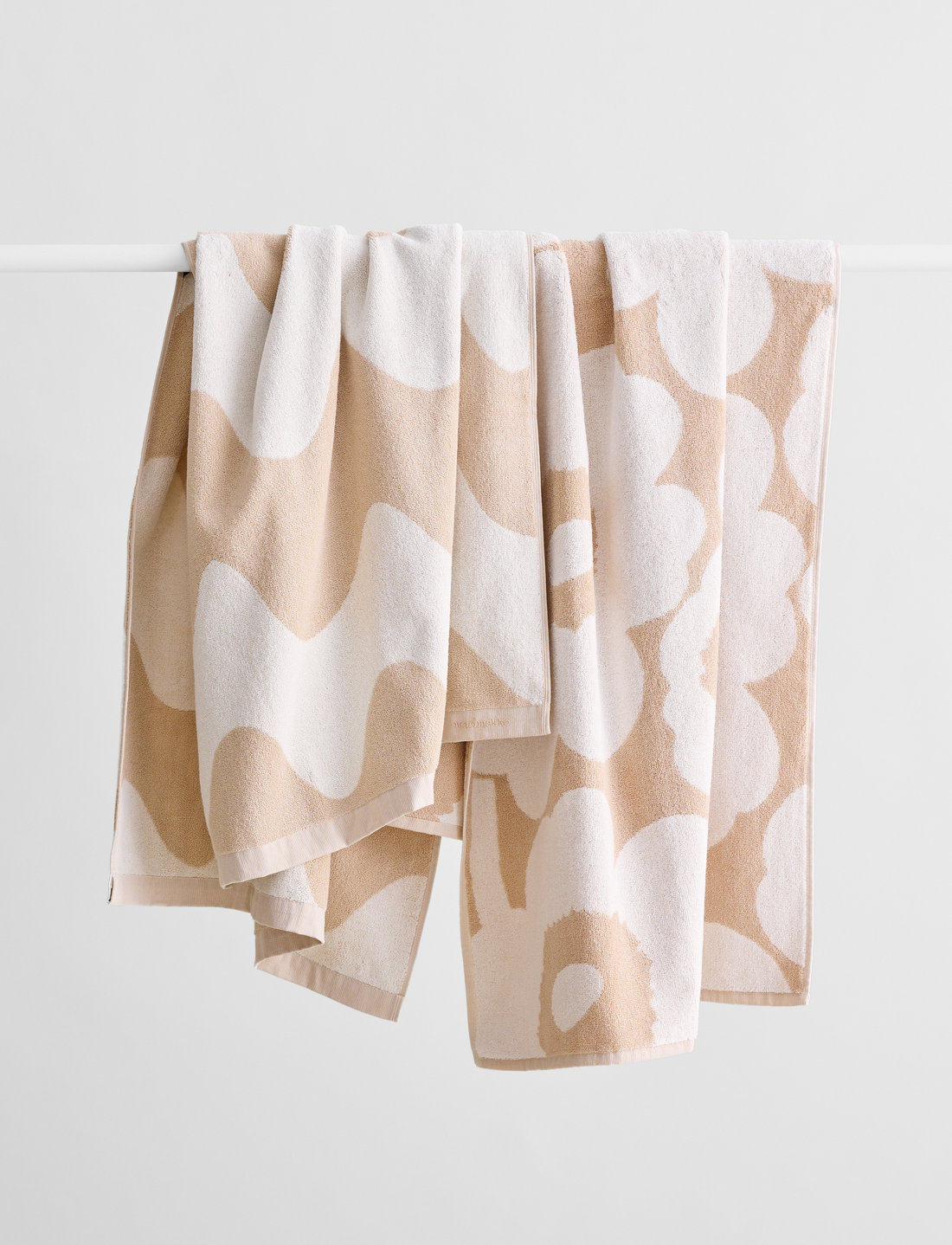 Beige and best sale white towels