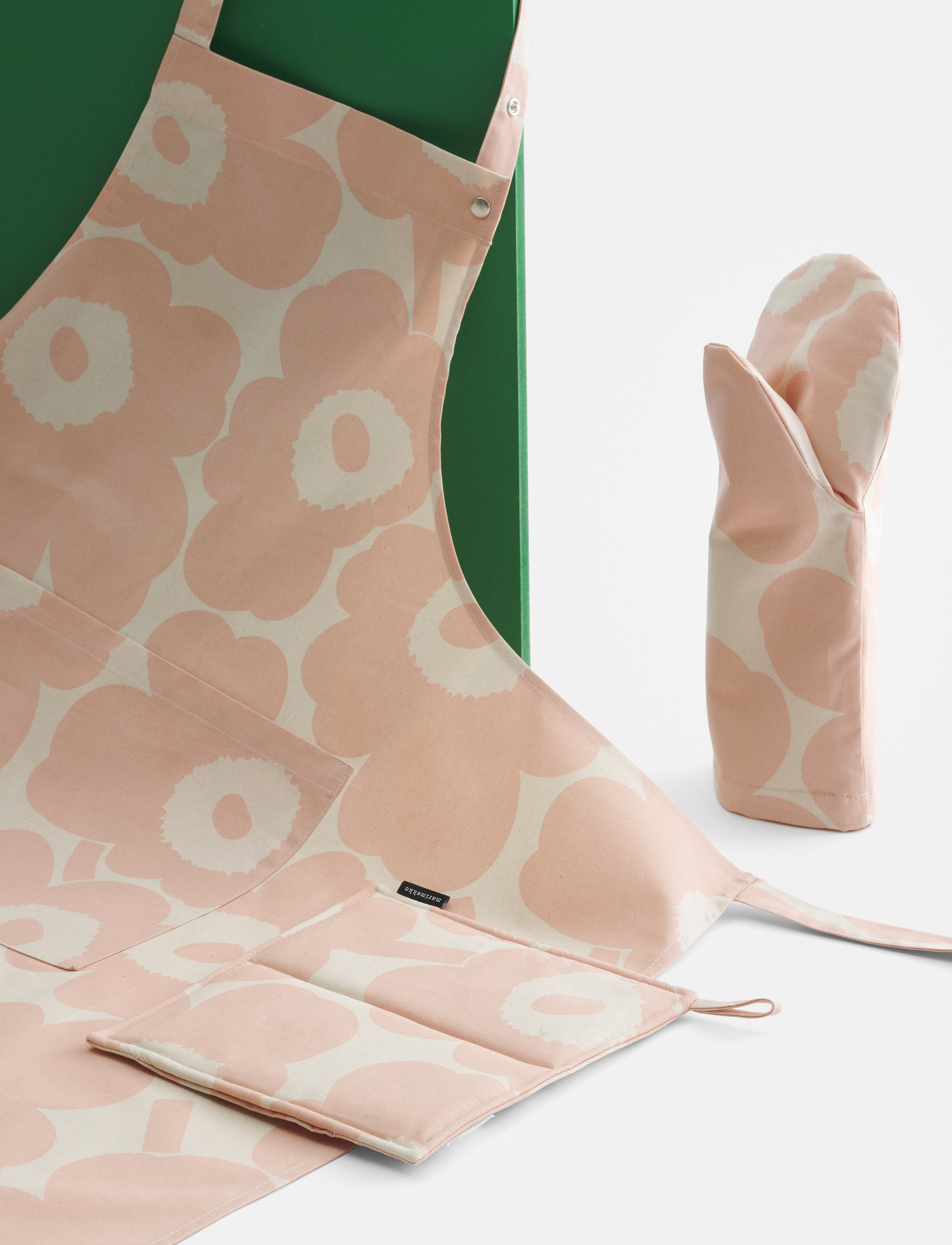 Marimekko Home Pieni Unikko Apron, 84X 85 cm, Kitchen Textiles, Rosa - Aprons, Homeware