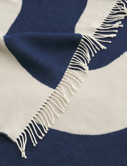 Marimekko Home - SEIREENI BLANKET - blankets & throws - off white, darkblue - 2