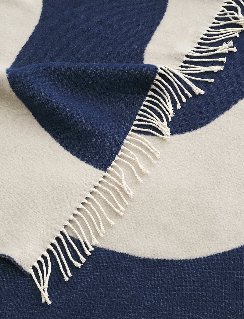 Marimekko Home - SEIREENI BLANKET - blankets & throws - off white, darkblue - 2