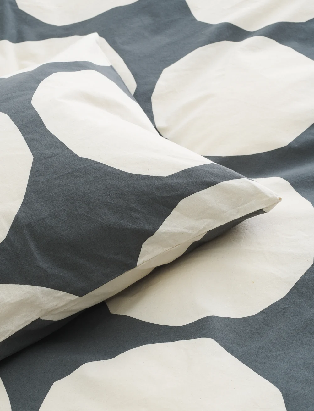 Marimekko Home - KIVET PC 50X70/75CM - nach preis einkaufen - charcoal, off white - 1