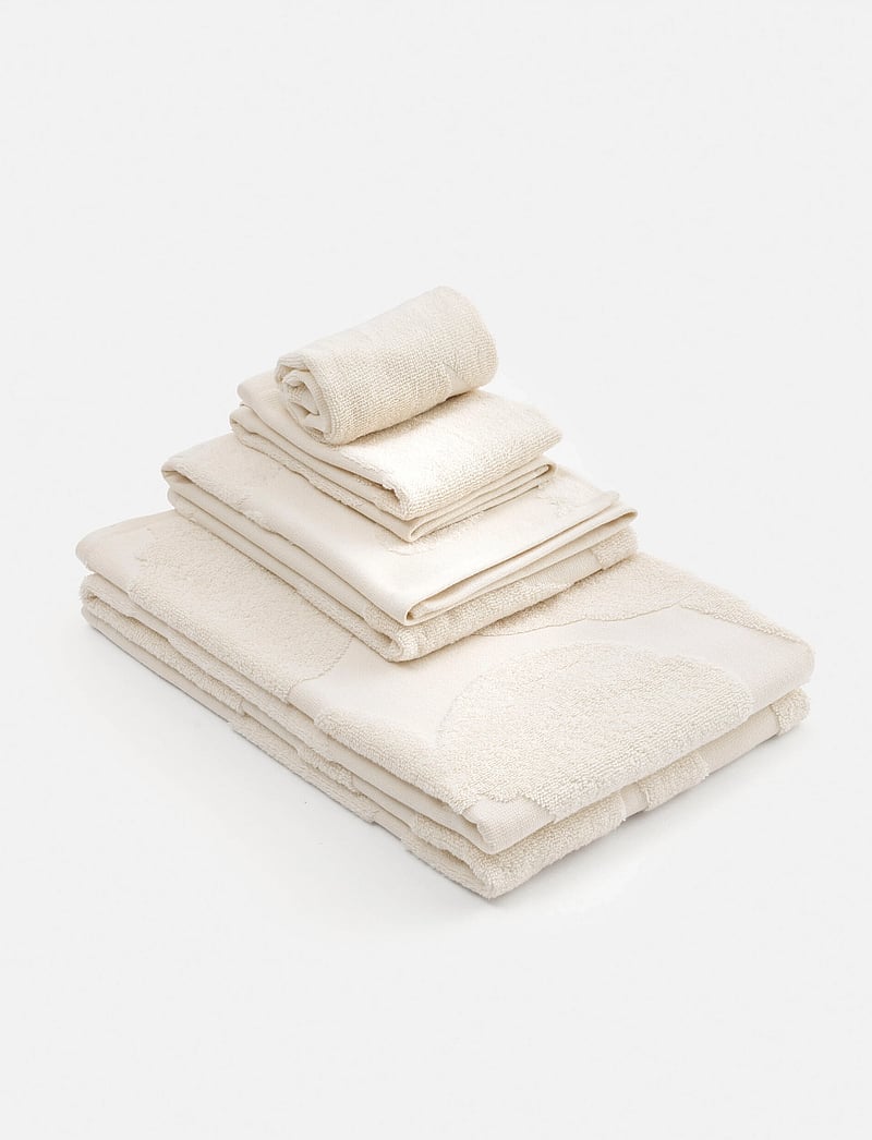 Marimekko Home - UNIKKO SOLID BATH TOWEL70X150 - bath towels - ivory - 1