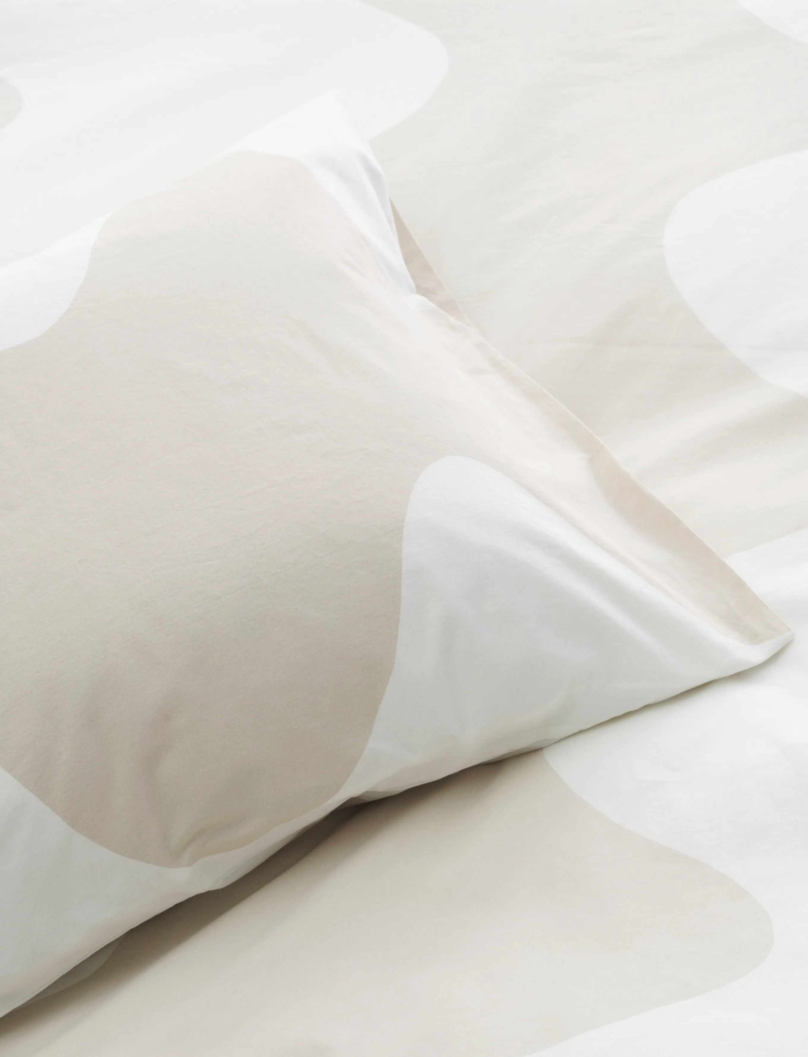 Marimekko Home - LOKKI PC 63X63-65X65 CM - pillow cases - white,beige - 2