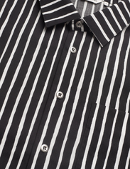 Marimekko - JOKAPOIKA 2017 - chemises à manches longues - black, white - 2