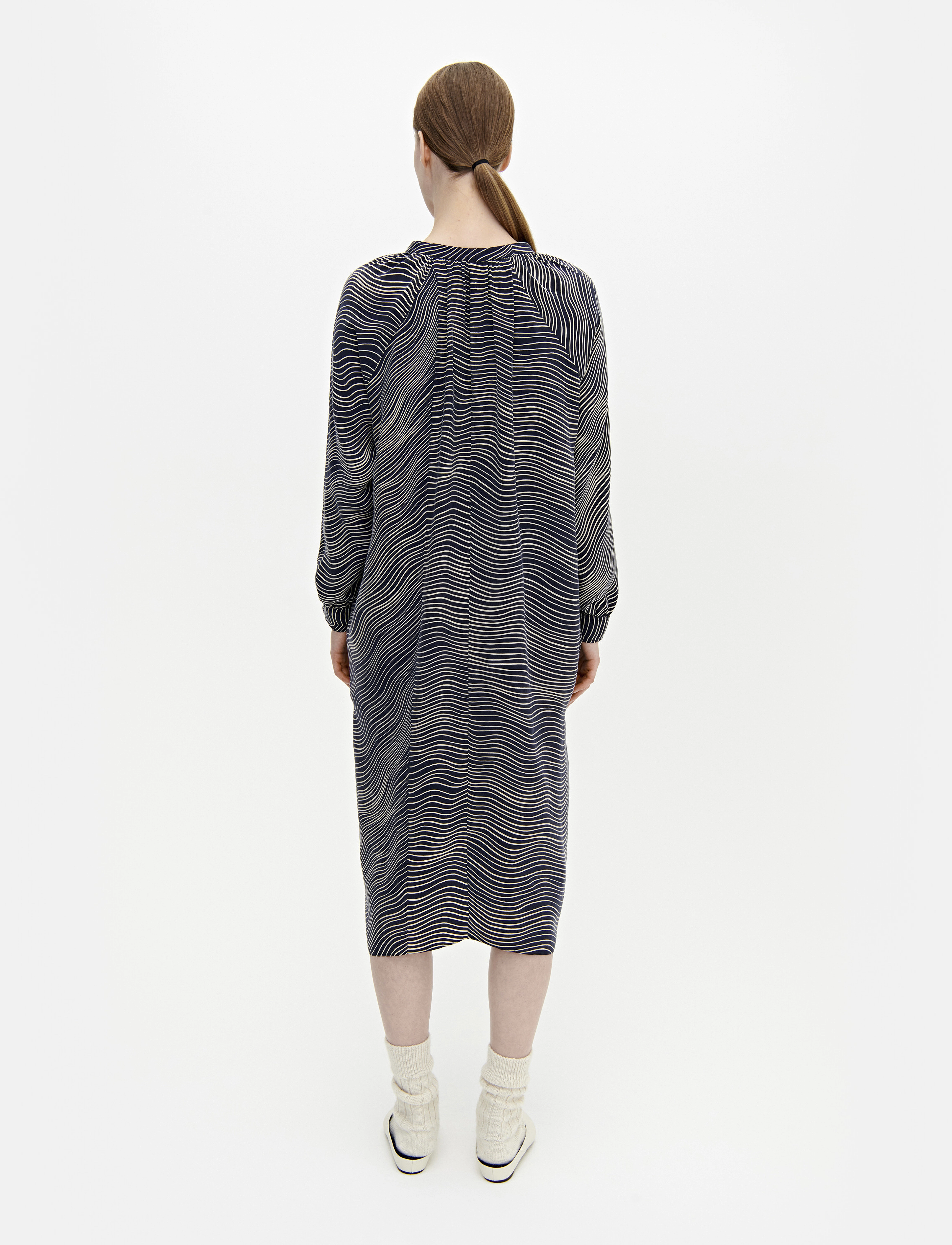 Marimekko - LAUGA NÄKKI - midikleidid - blue, off-white - 3