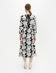 Marimekko - JANETTA PIENI PIONI - vidutinio ilgio suknelės - black, off-white - 3
