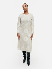 Marimekko - PUTRIDO UNIKKO - knitted dresses - off-white, beige - 2