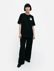 Marimekko - EMBLA UNIKKO PLACEMENT - t-shirts - black, off-white - 2