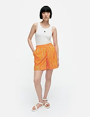 Marimekko - JOKAPOIKA SHORTS - casual shorts - orange, off-white - 5