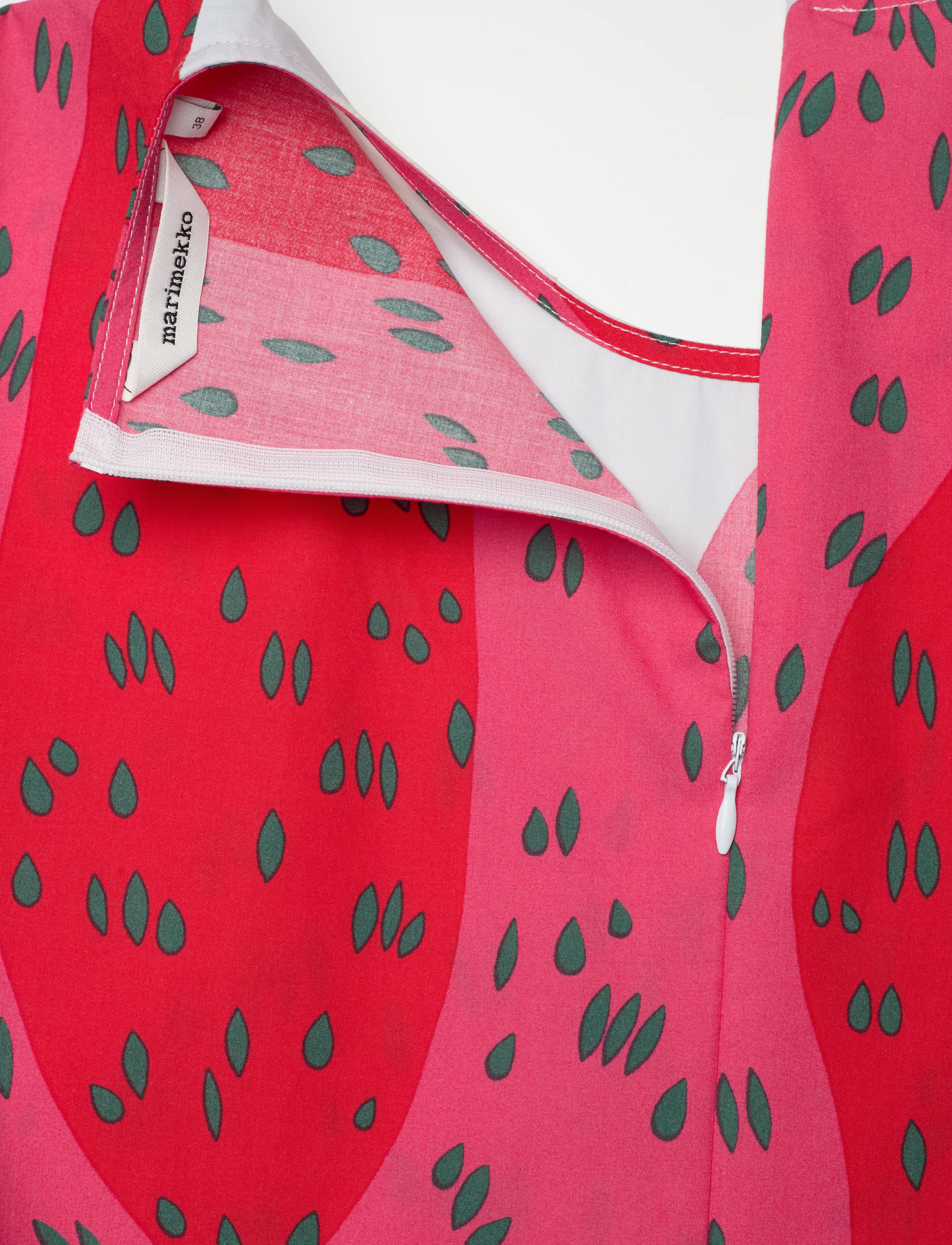 Marimekko - KOTELO MANSIKKAVUORET - light blue, pink, green - 2