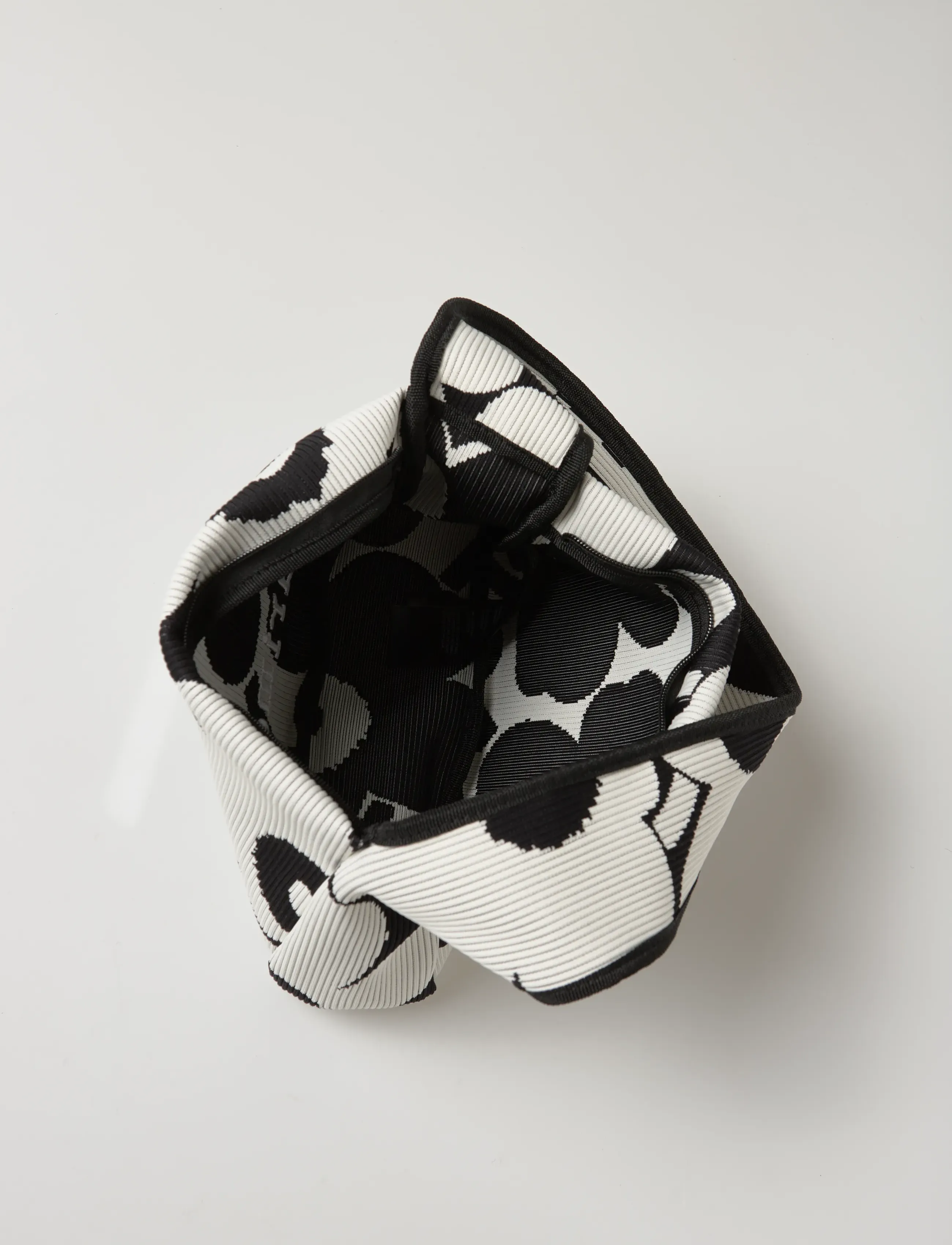 Marimekko - KNITTED SHOULDERBAG UNIKKO - shoulder bags - black, off white - 5