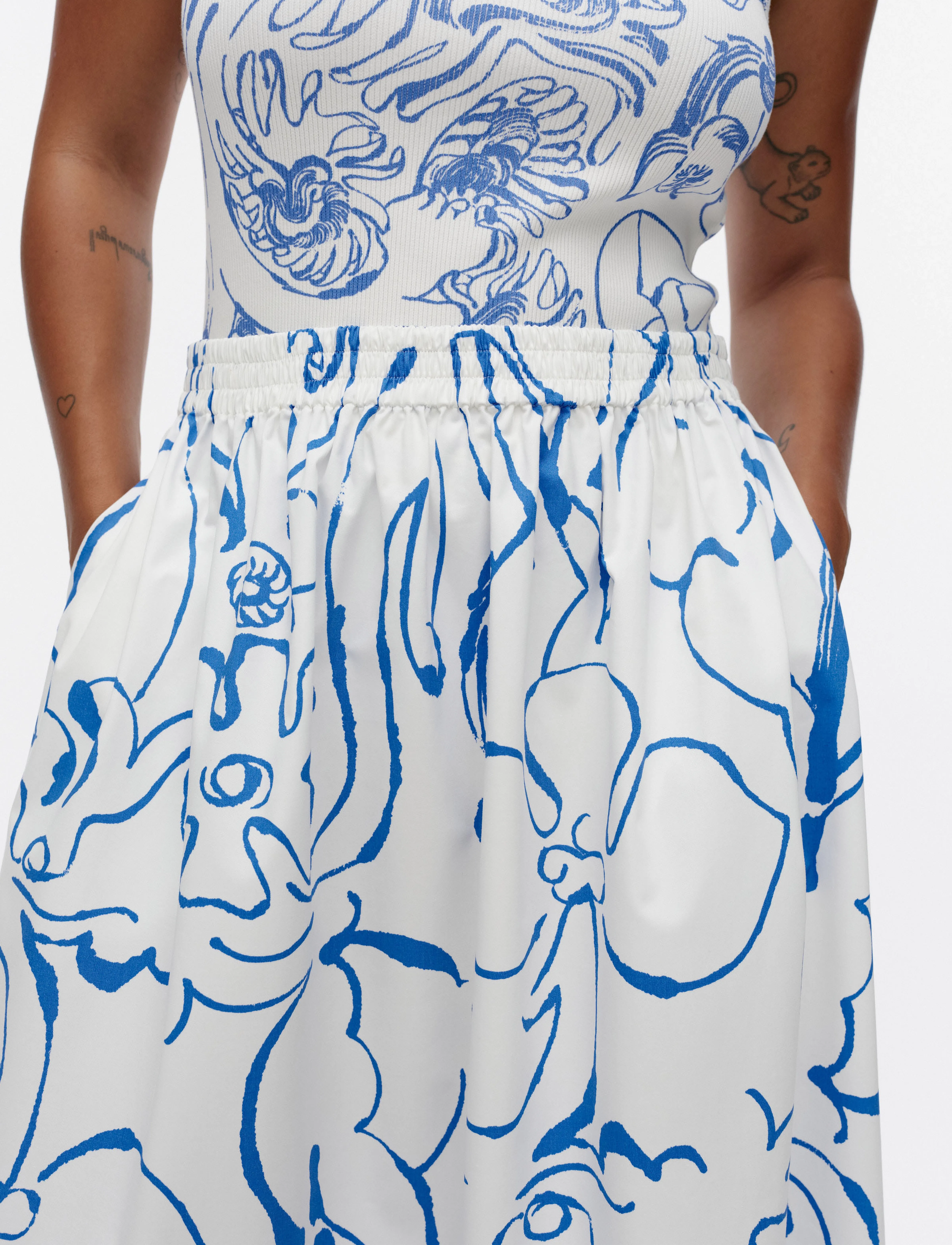 Marimekko - BUKLEE BALUNS - midi garuma svārki - white, blue - 4