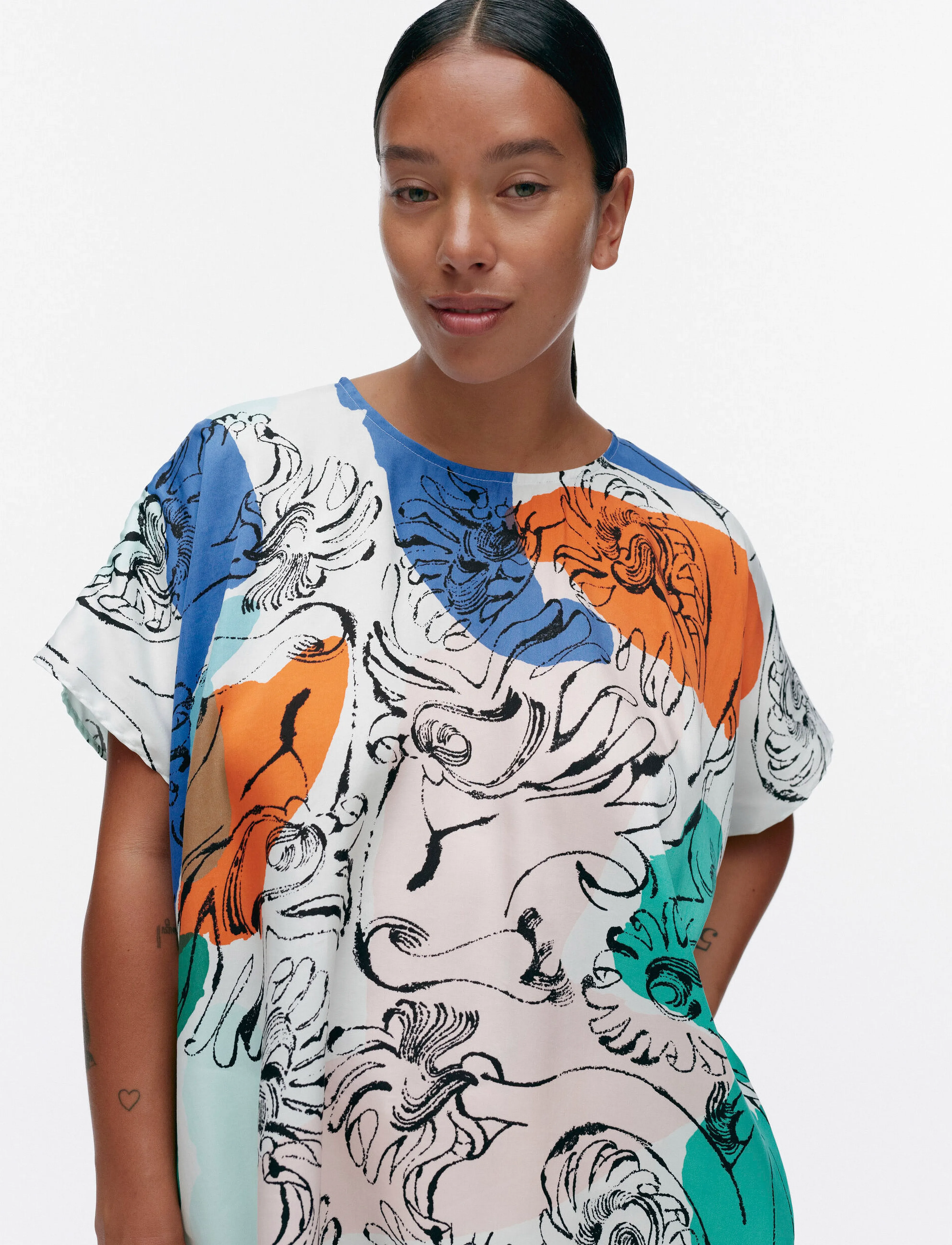 Marimekko - HERKKÄ BLOMBOM - t-paidat - off white, blue, green, red - 4