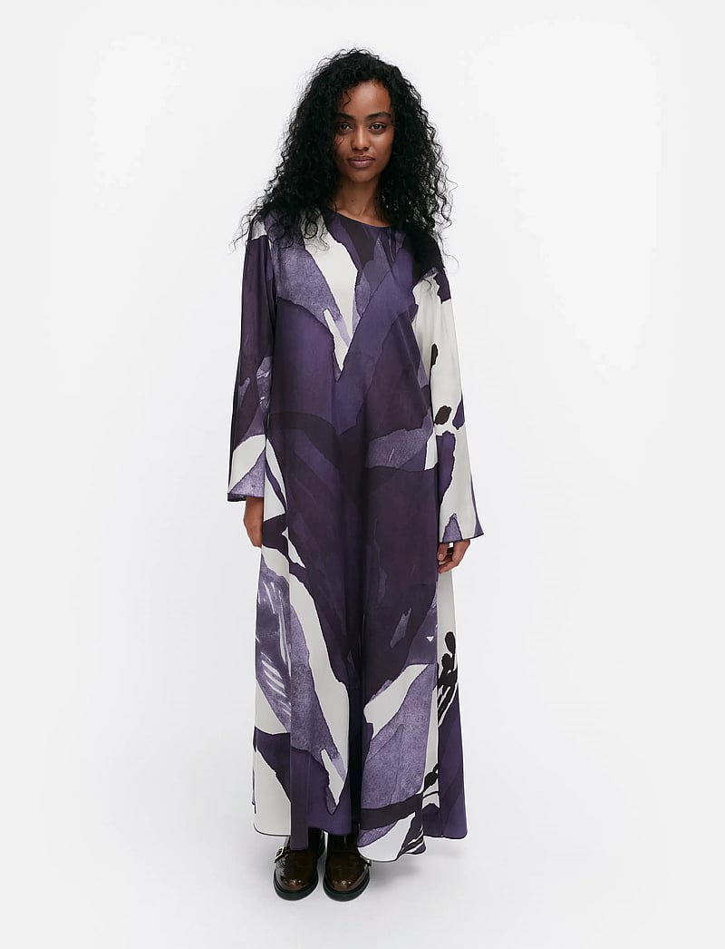 Marimekko - FLUIDI KYLMÄNKUKKA - maksikleidid - violet, off white - 0