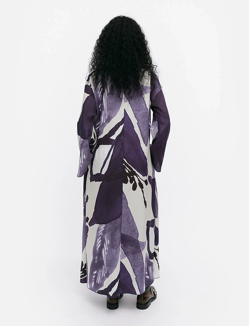 Marimekko - FLUIDI KYLMÄNKUKKA - maksikleidid - violet, off white - 3