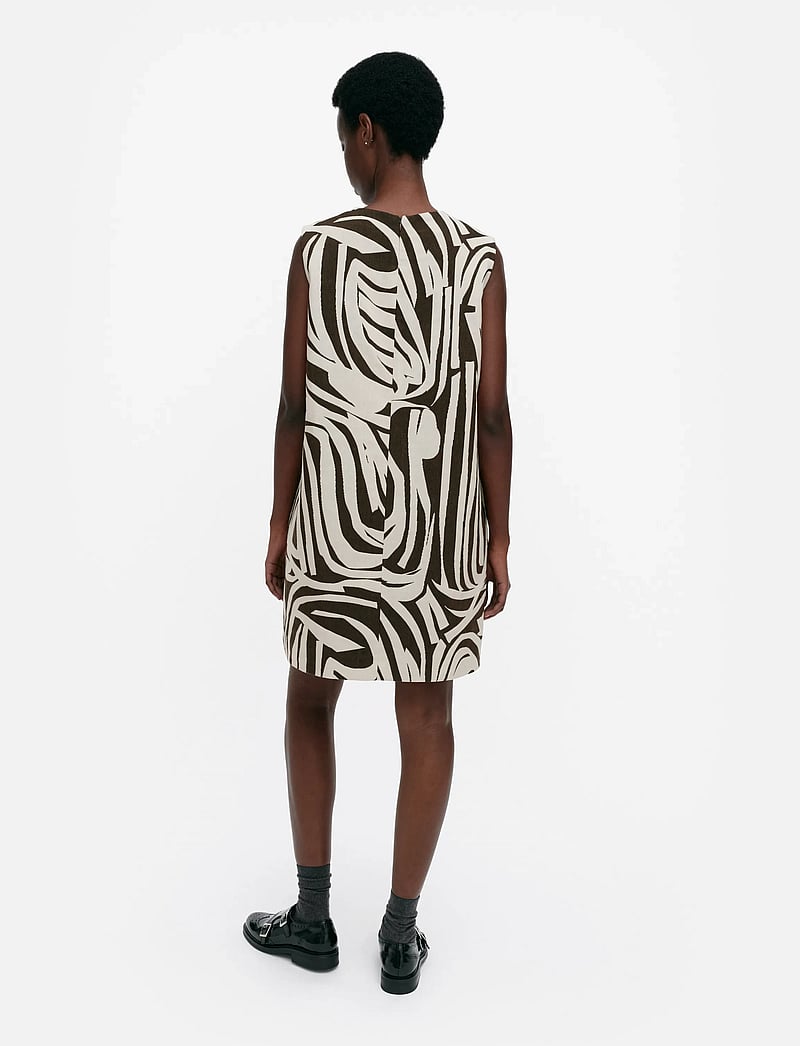 Marimekko - HAHMO JOKURAITA - midi kjoler - light beige, dark brown - 3