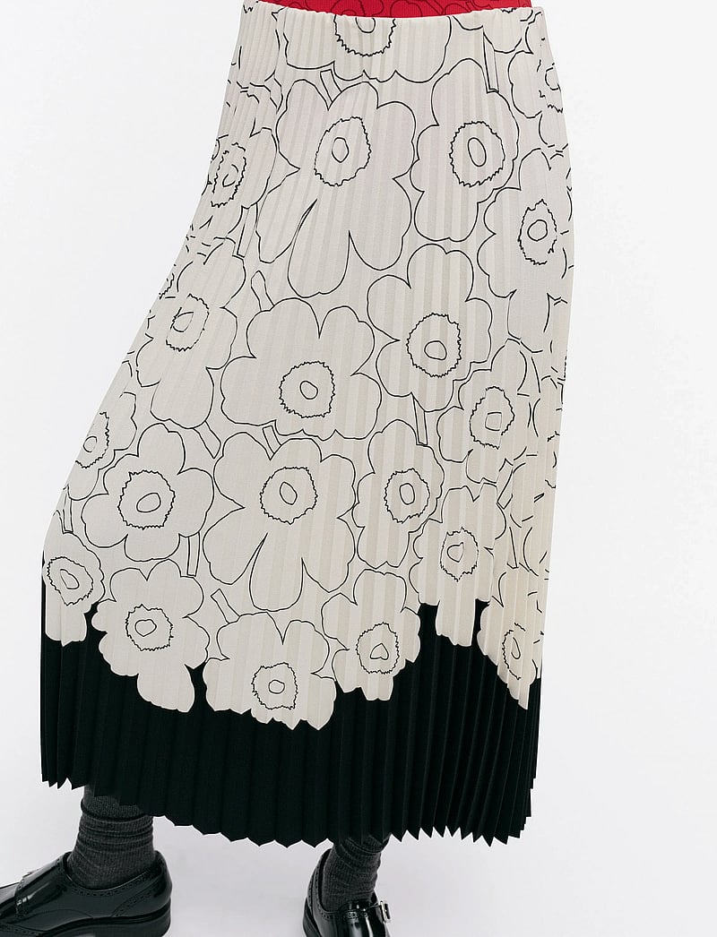 Marimekko - PIIRU PIIRTO UNIKKO PLACEMENT - faltenröcke - black, off white - 5