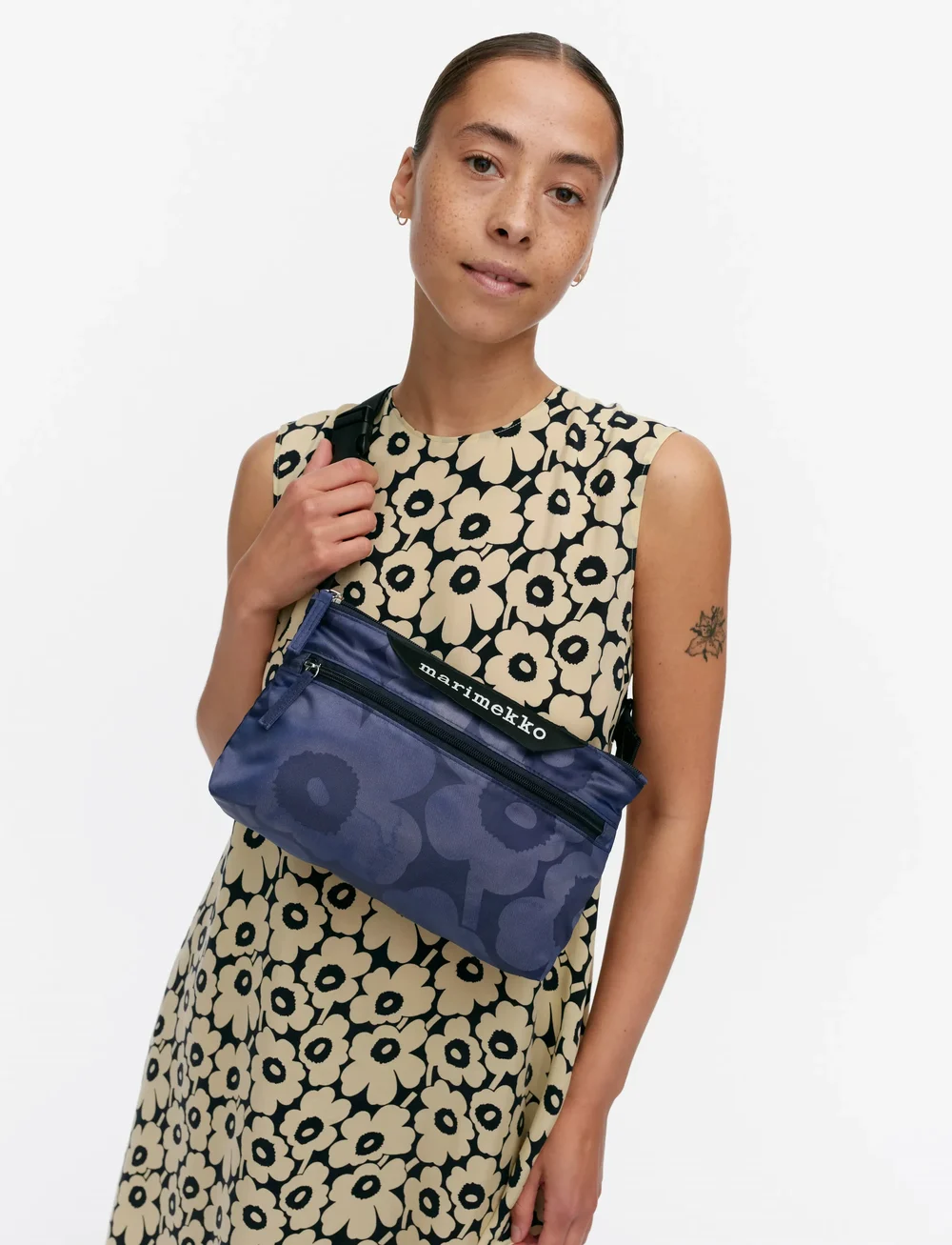 Marimekko - NEAT CROSSBODY UNIKKO S - mode trends - dark blue, blue - 0