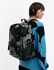 Marimekko Zip Top Backpack Unikko (MAM094809) - Backpacks - Boozt.com Marimekko Zip Top Backpack Unikko (MAM094809) - Backpacks - Boozt.com