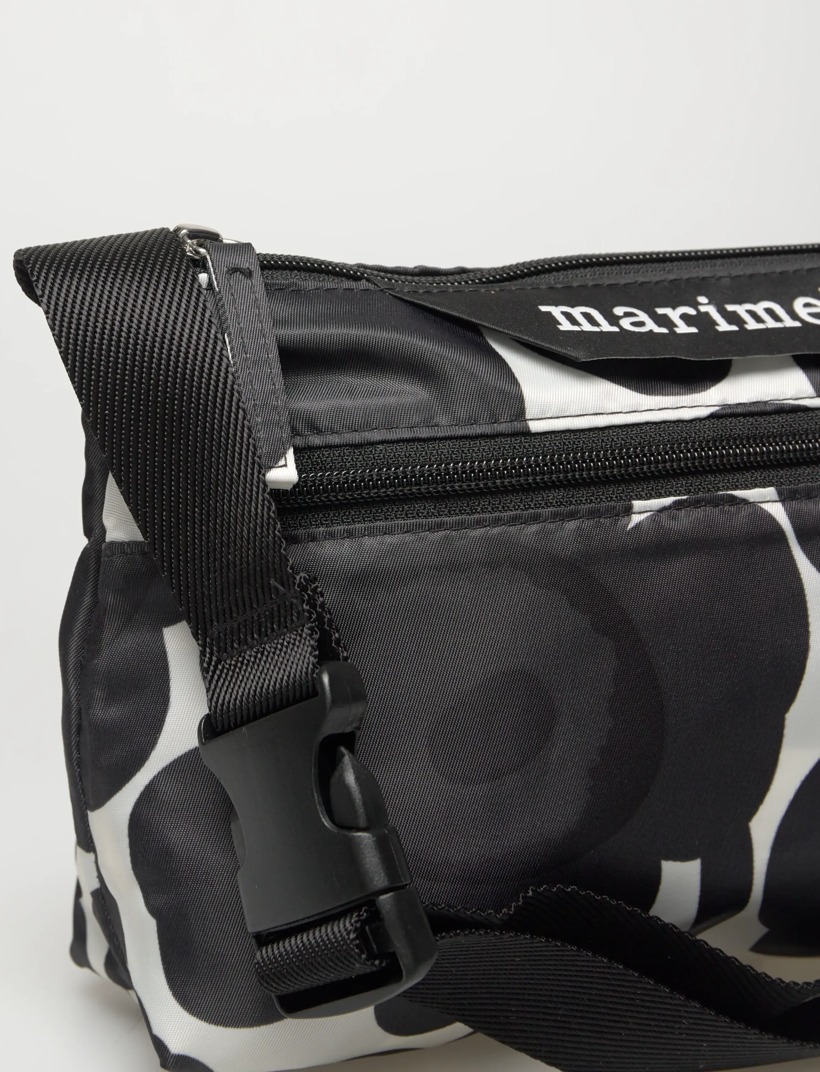 Marimekko - NEAT CROSSBODY UNIKKO S - dark grey, off-white - 5