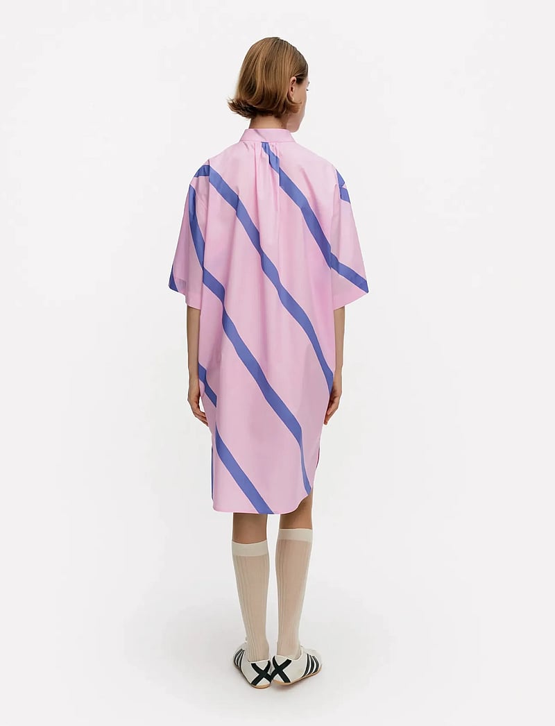 Marimekko - PIHALLA BASSO - midi-kleider - blue, pink - 3