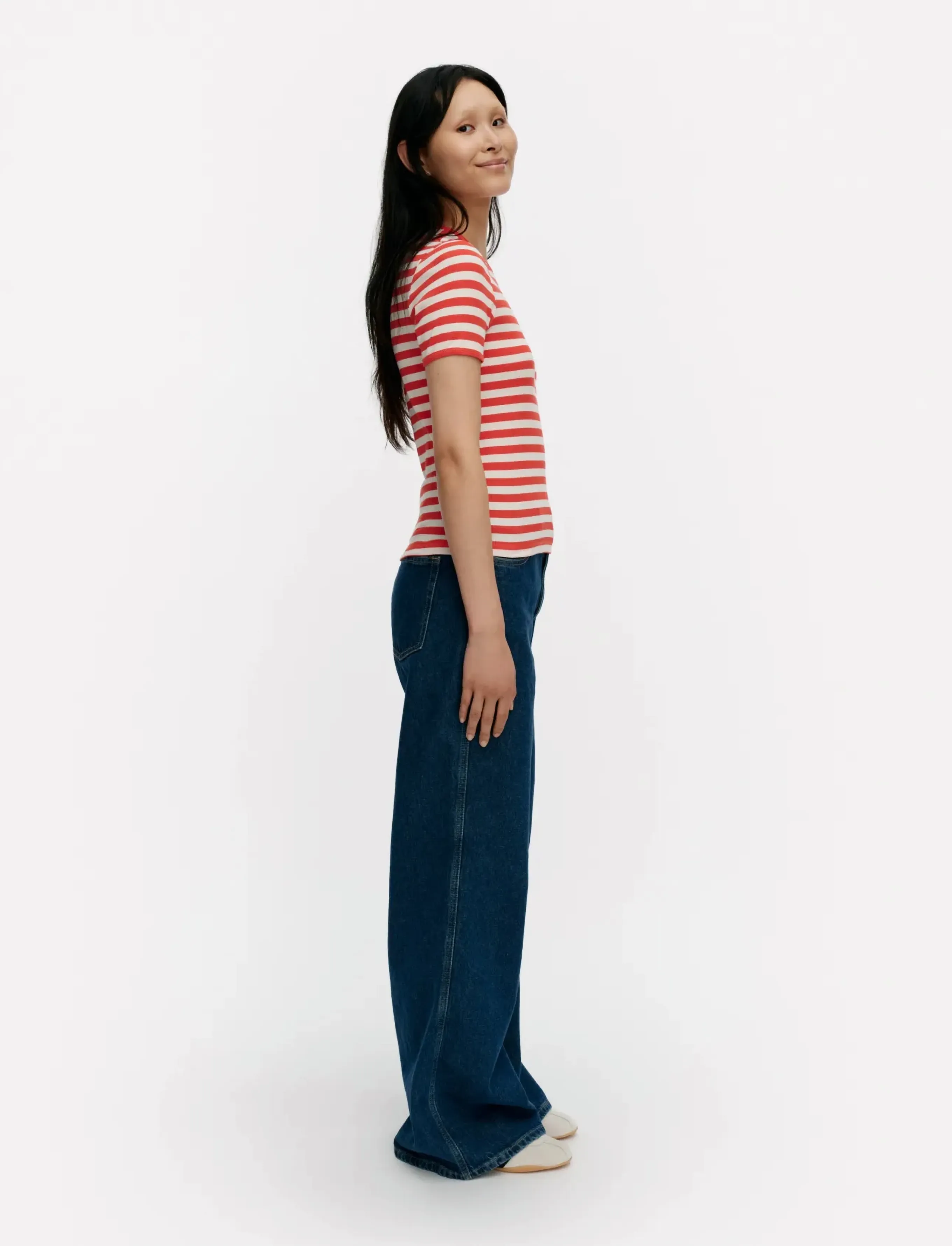 Marimekko - KUKKEA TASARAITA UNIKKO - t-shirts - red, off white - 4