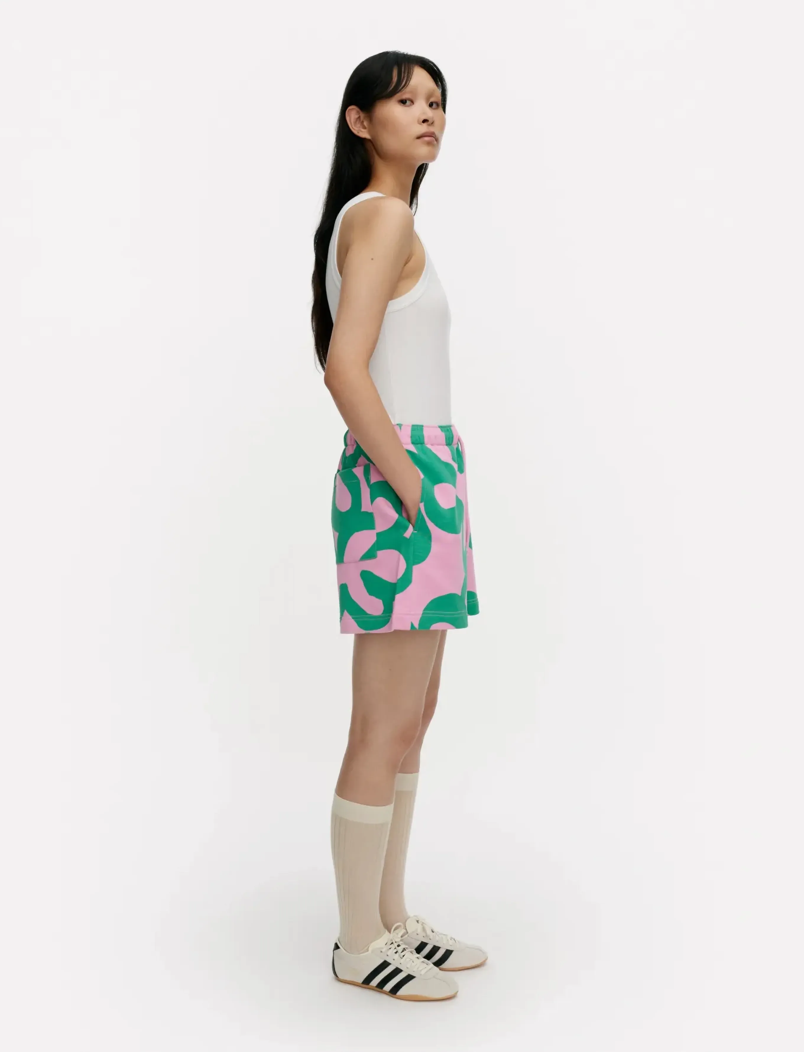 Marimekko - MIKSAUS JÄTTIKUKKA - casual shorts - light pink, green - 4